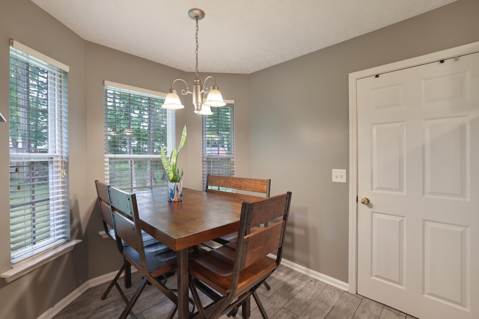 206 Christine Dr