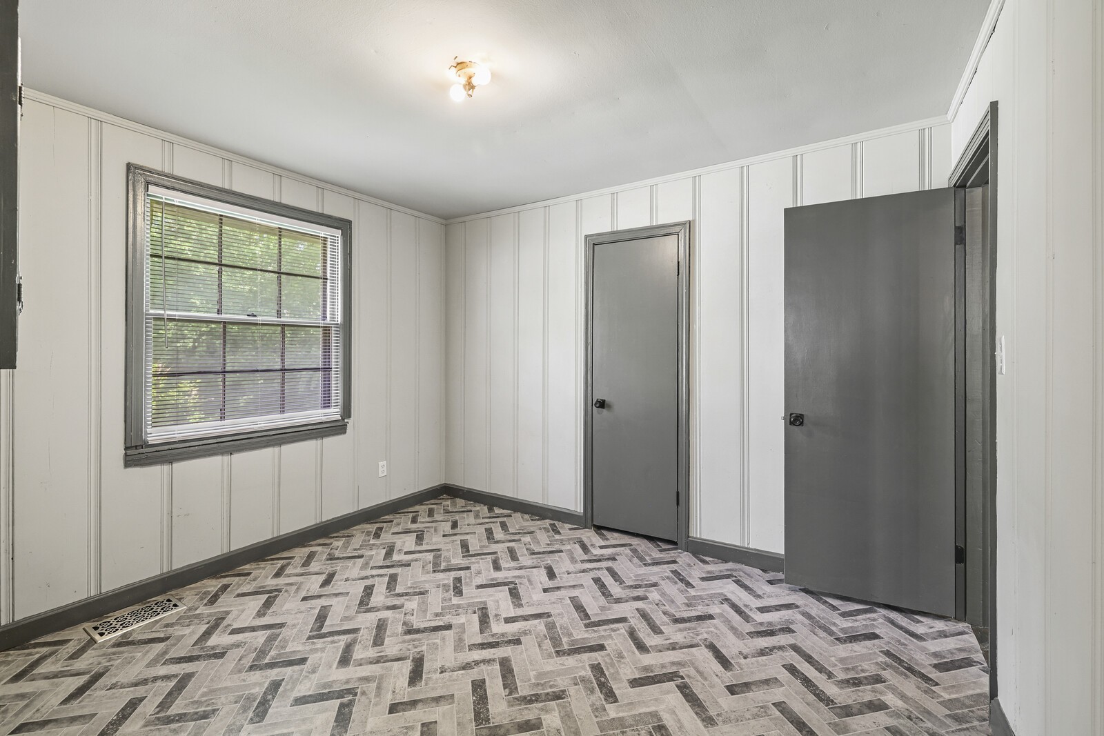 400 Bixler Ave