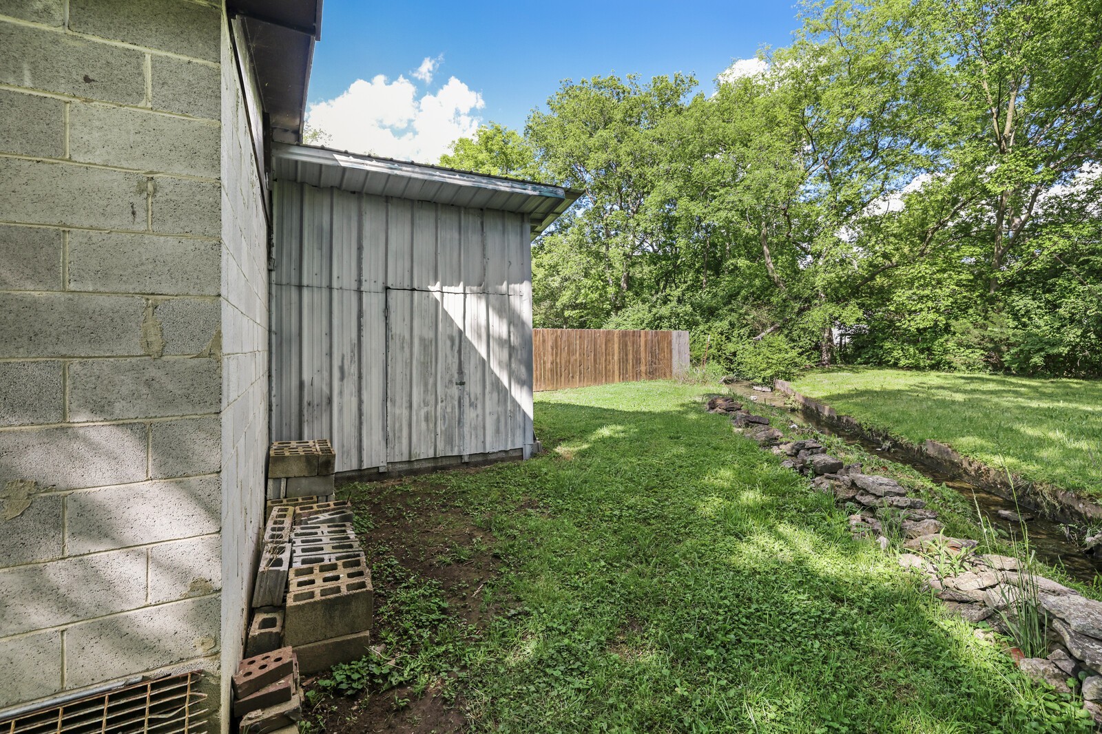 400 Bixler Ave