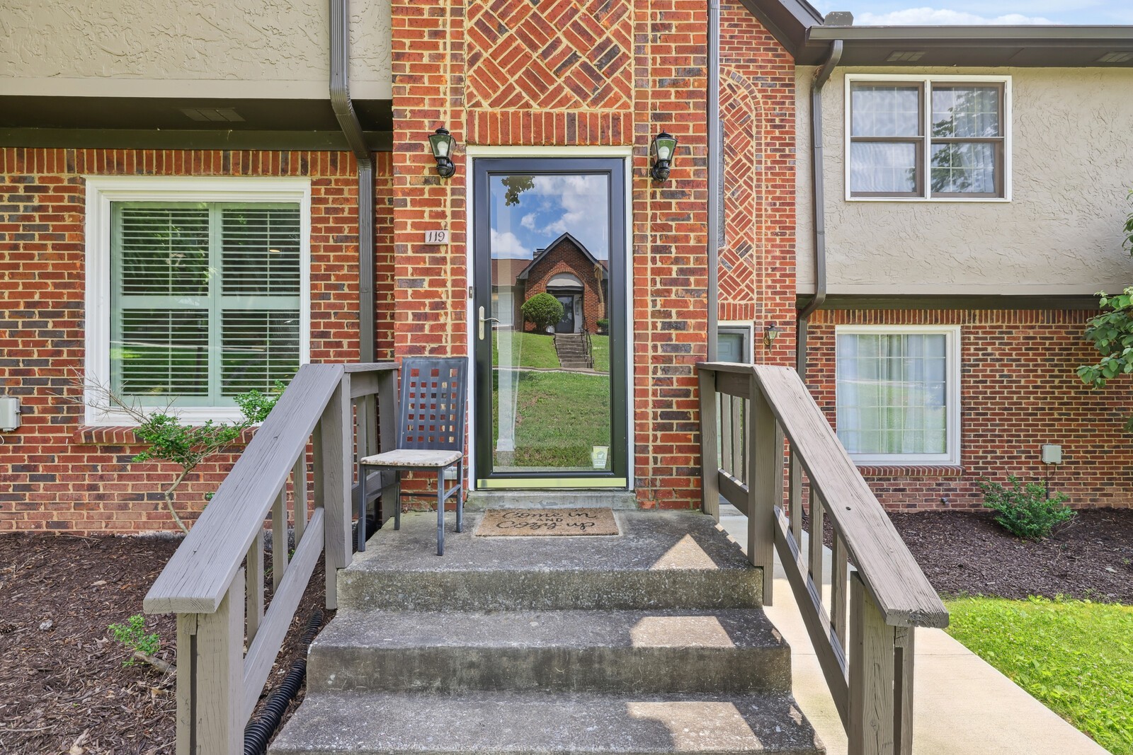 119 Highland Villa Dr