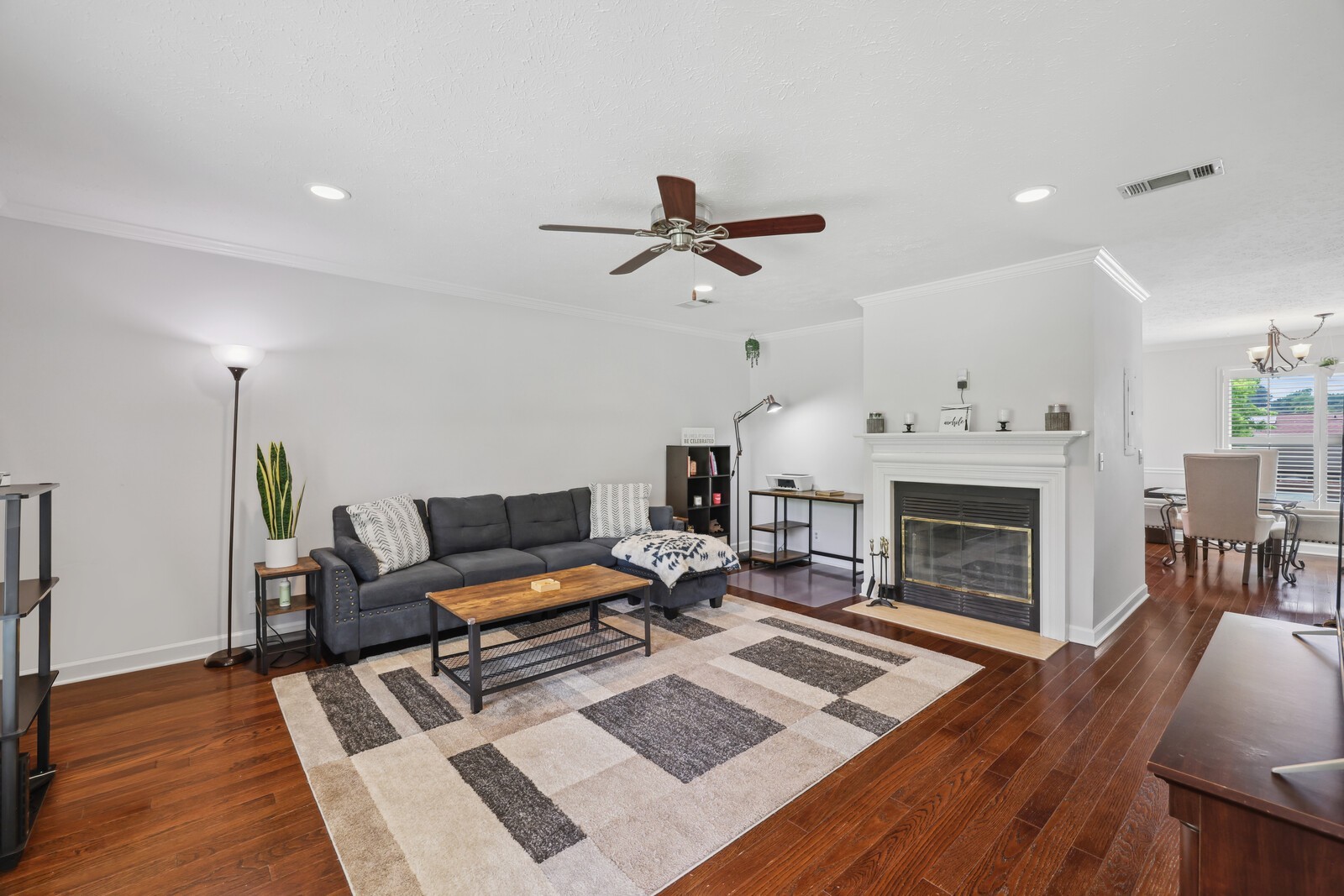 119 Highland Villa Dr