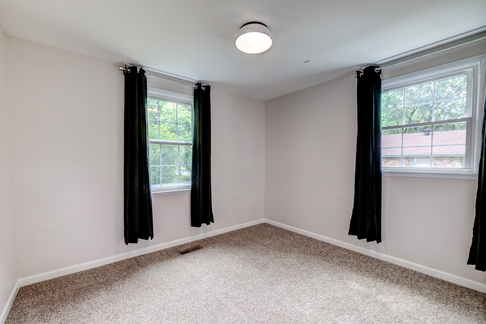 660 Roosevelt Ave