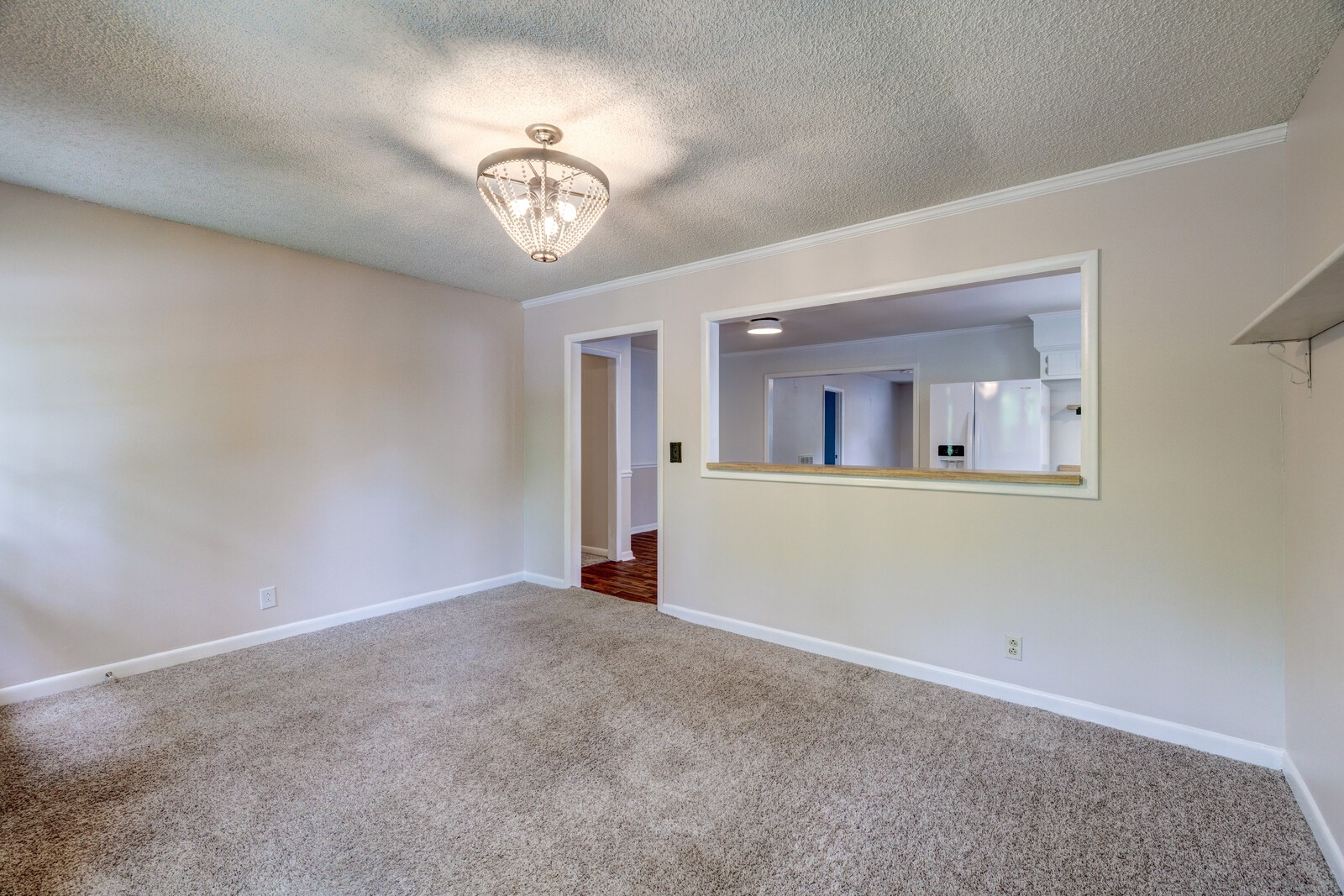 660 Roosevelt Ave