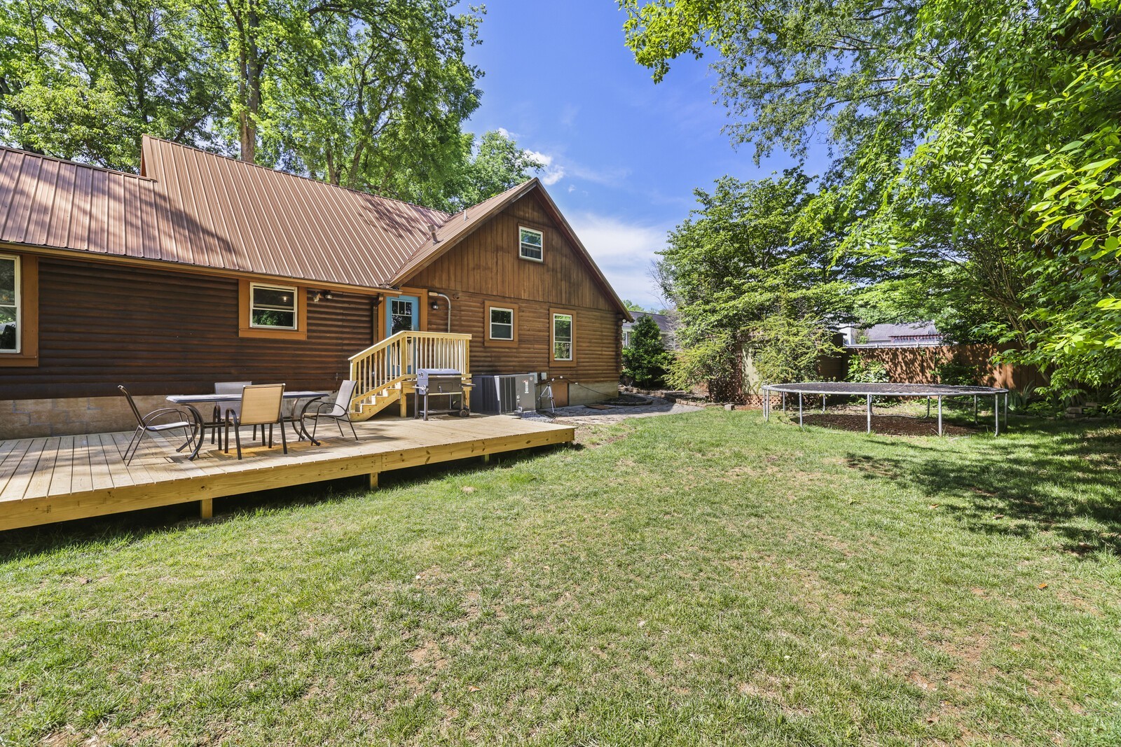 1710 Saxony Ct