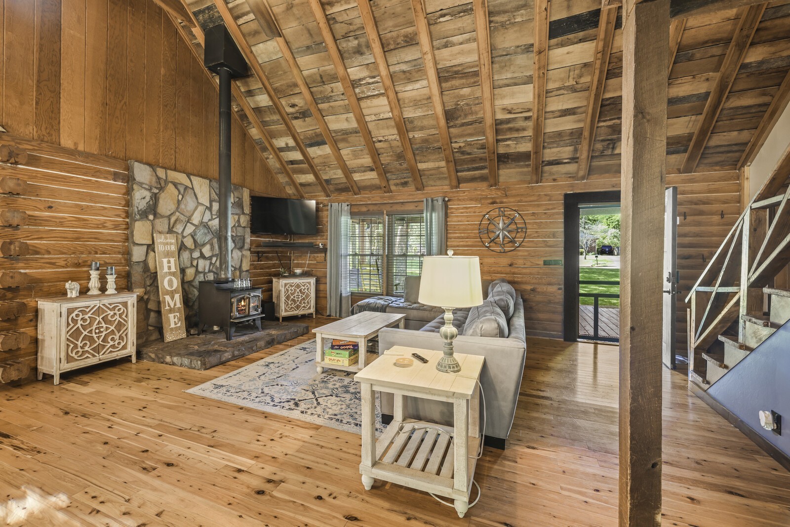 1710 Saxony Ct