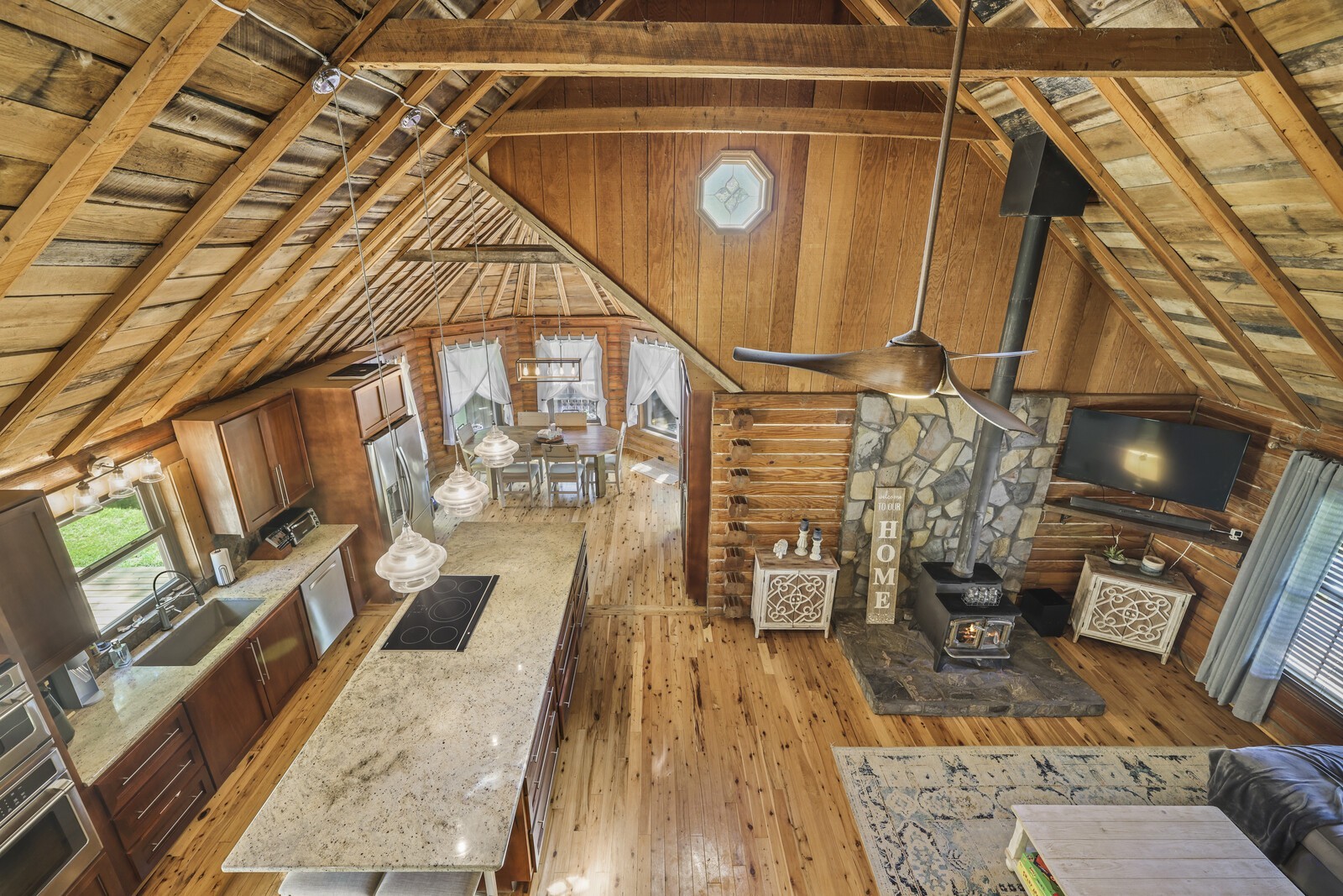 1710 Saxony Ct
