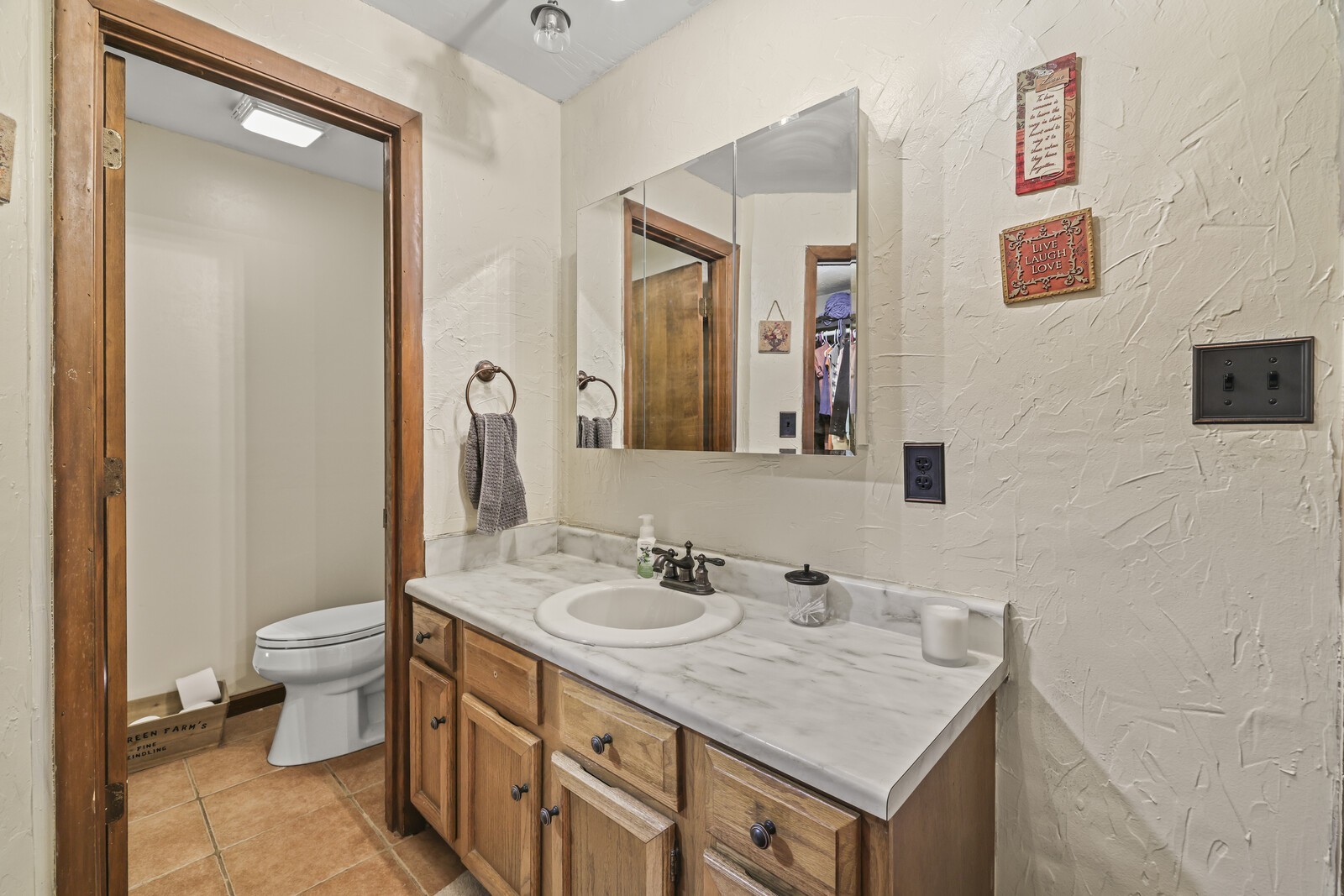 1710 Saxony Ct