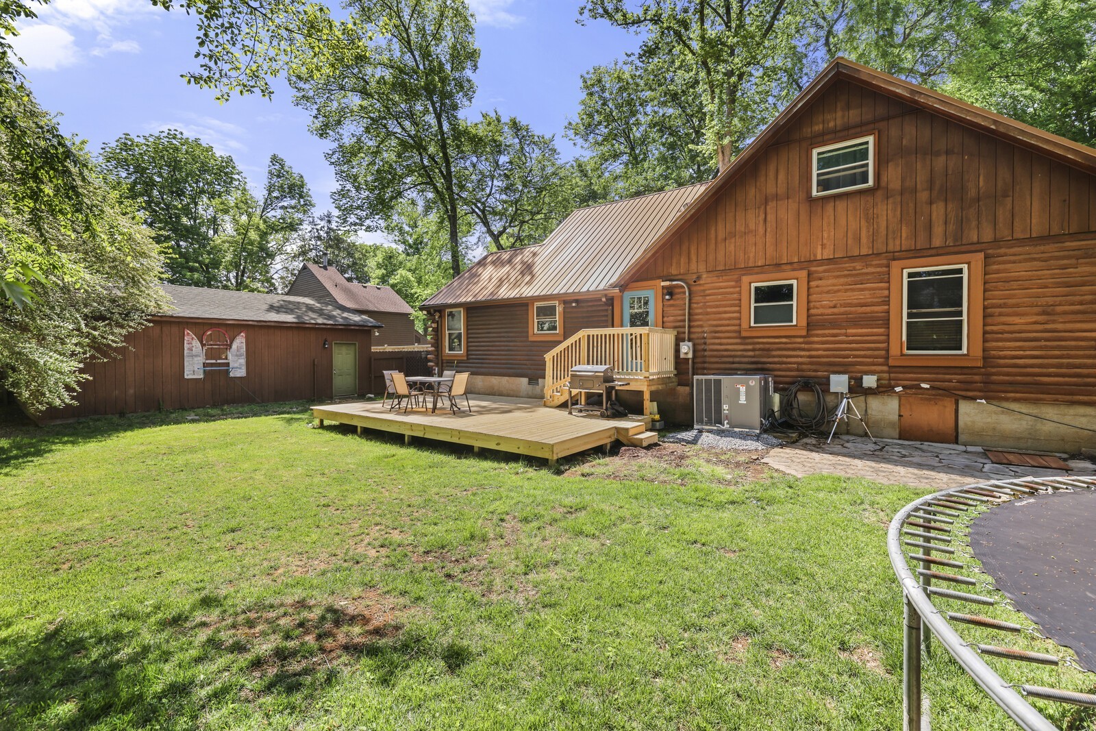 1710 Saxony Ct