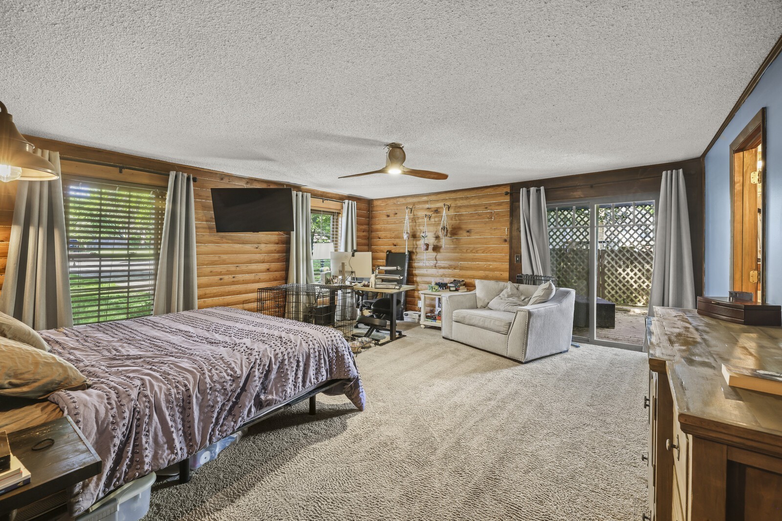 1710 Saxony Ct