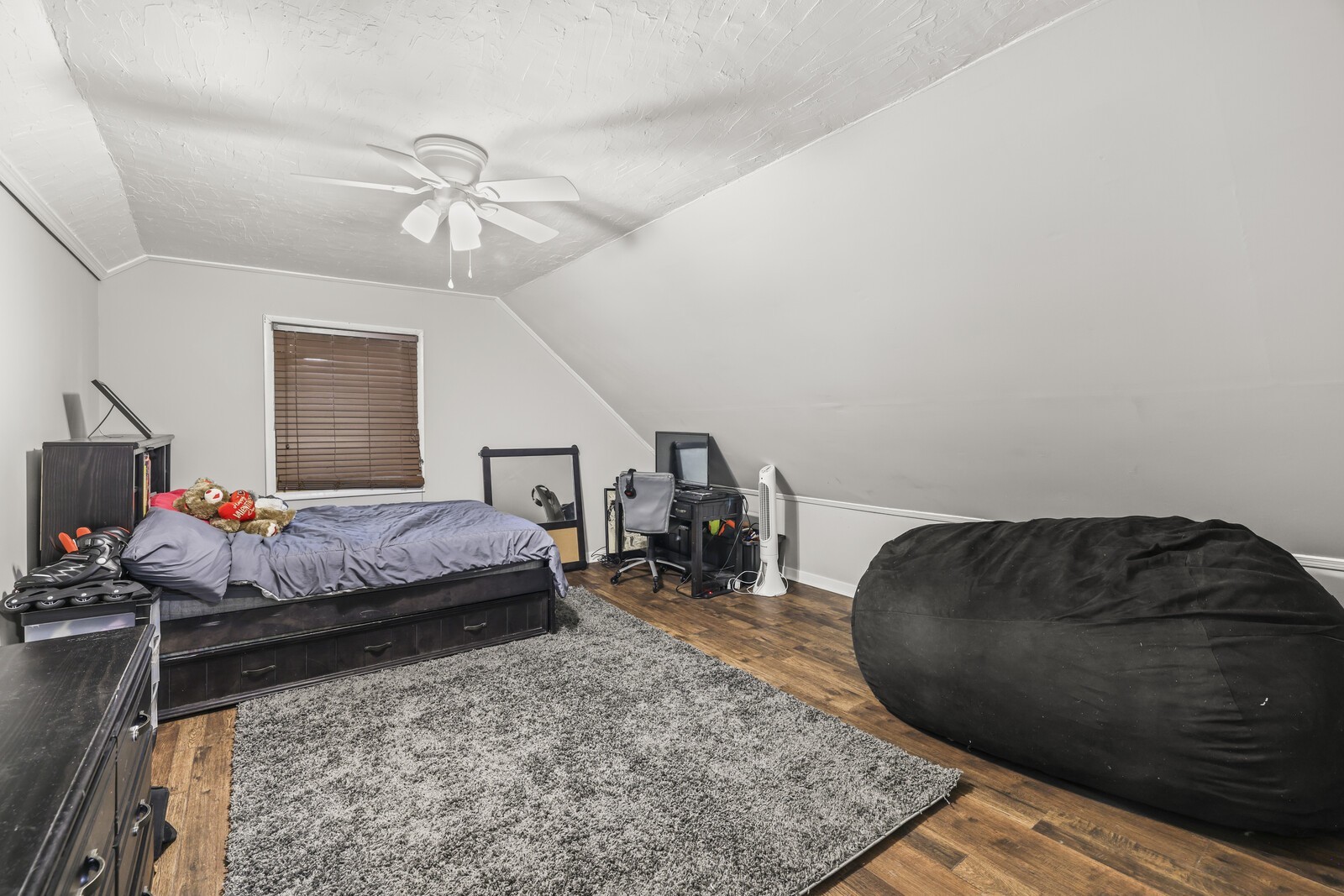 1710 Saxony Ct