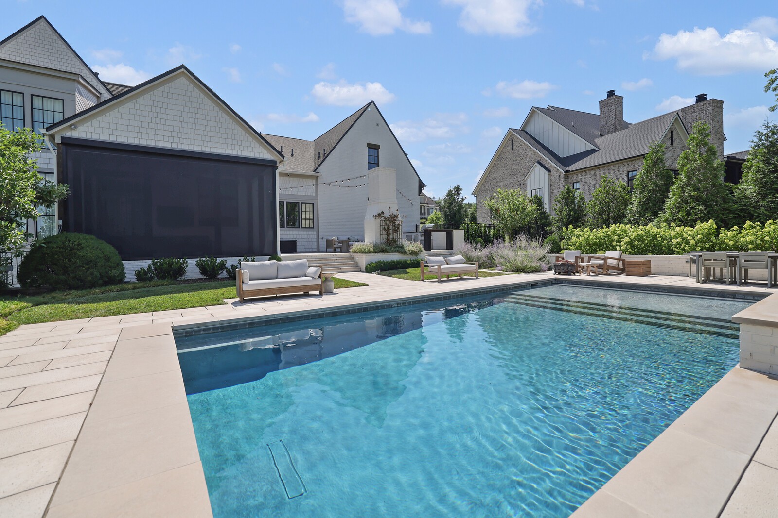 9243 Lehigh Dr