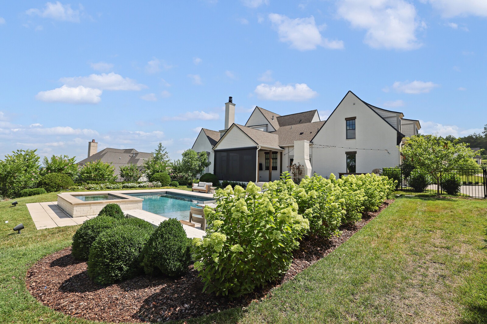 9243 Lehigh Dr