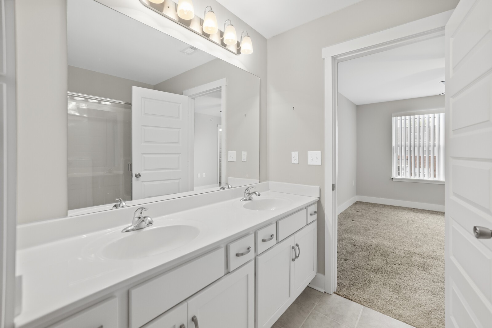 3015 Bellflower Cir