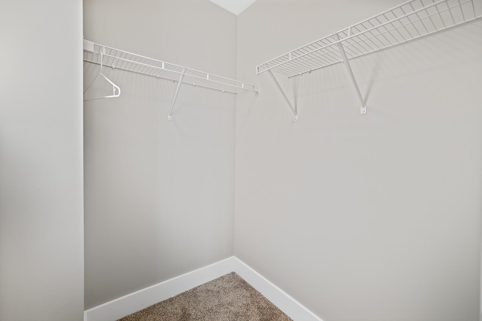 3015 Bellflower Cir