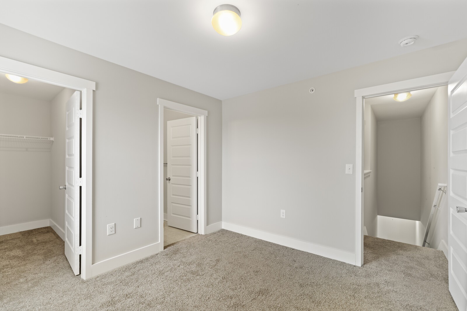 3015 Bellflower Cir