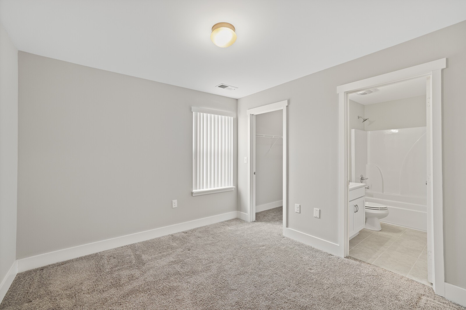 3015 Bellflower Cir