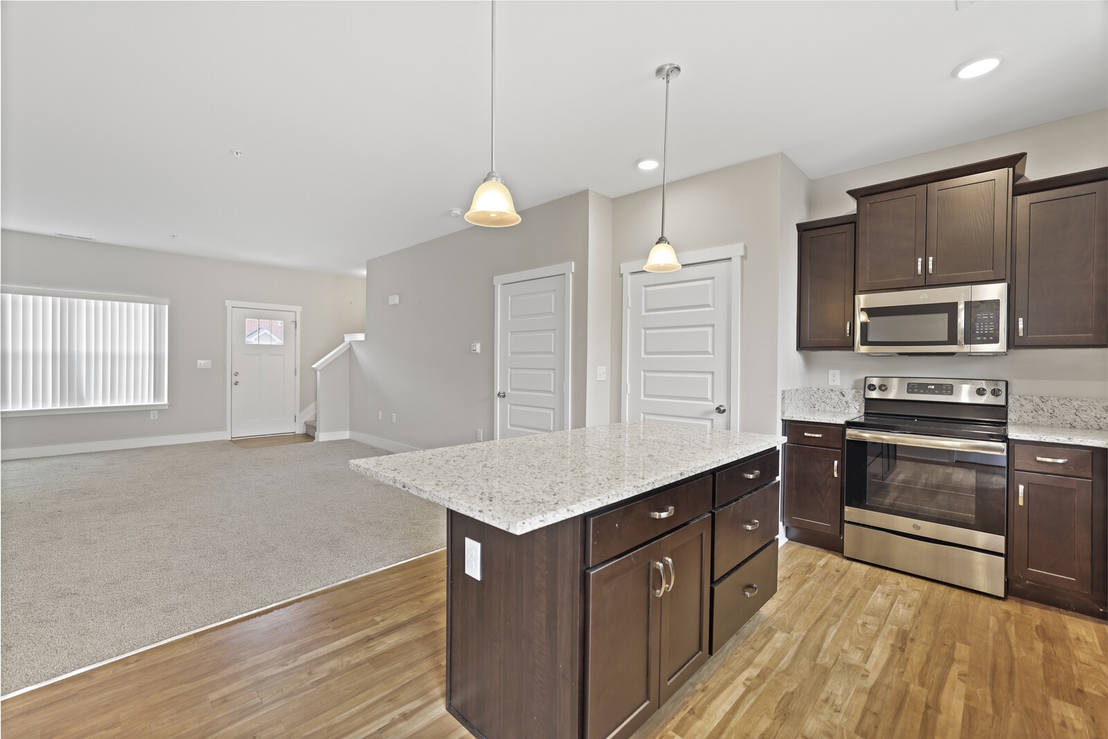 3015 Bellflower Cir