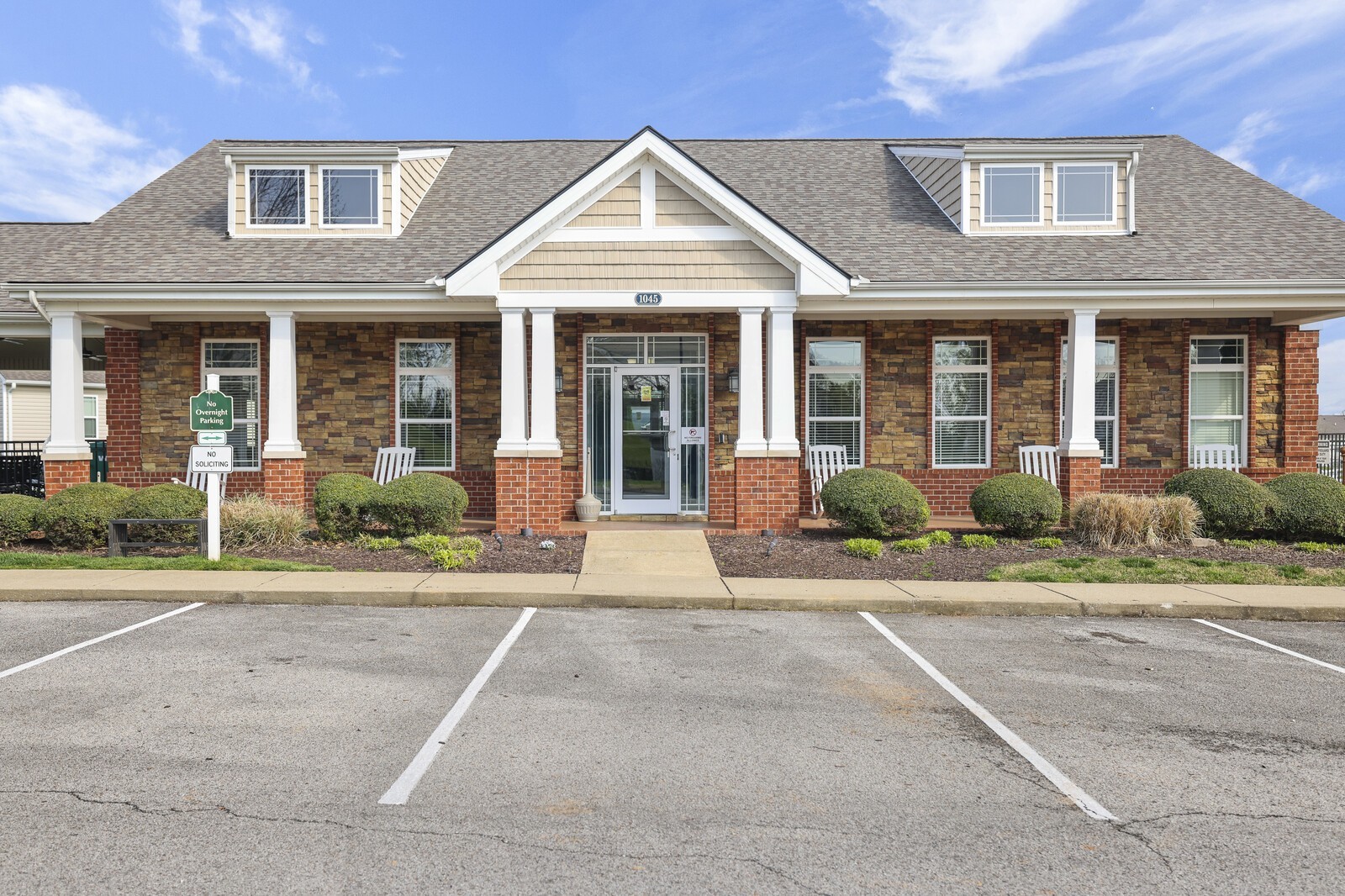 3015 Bellflower Cir