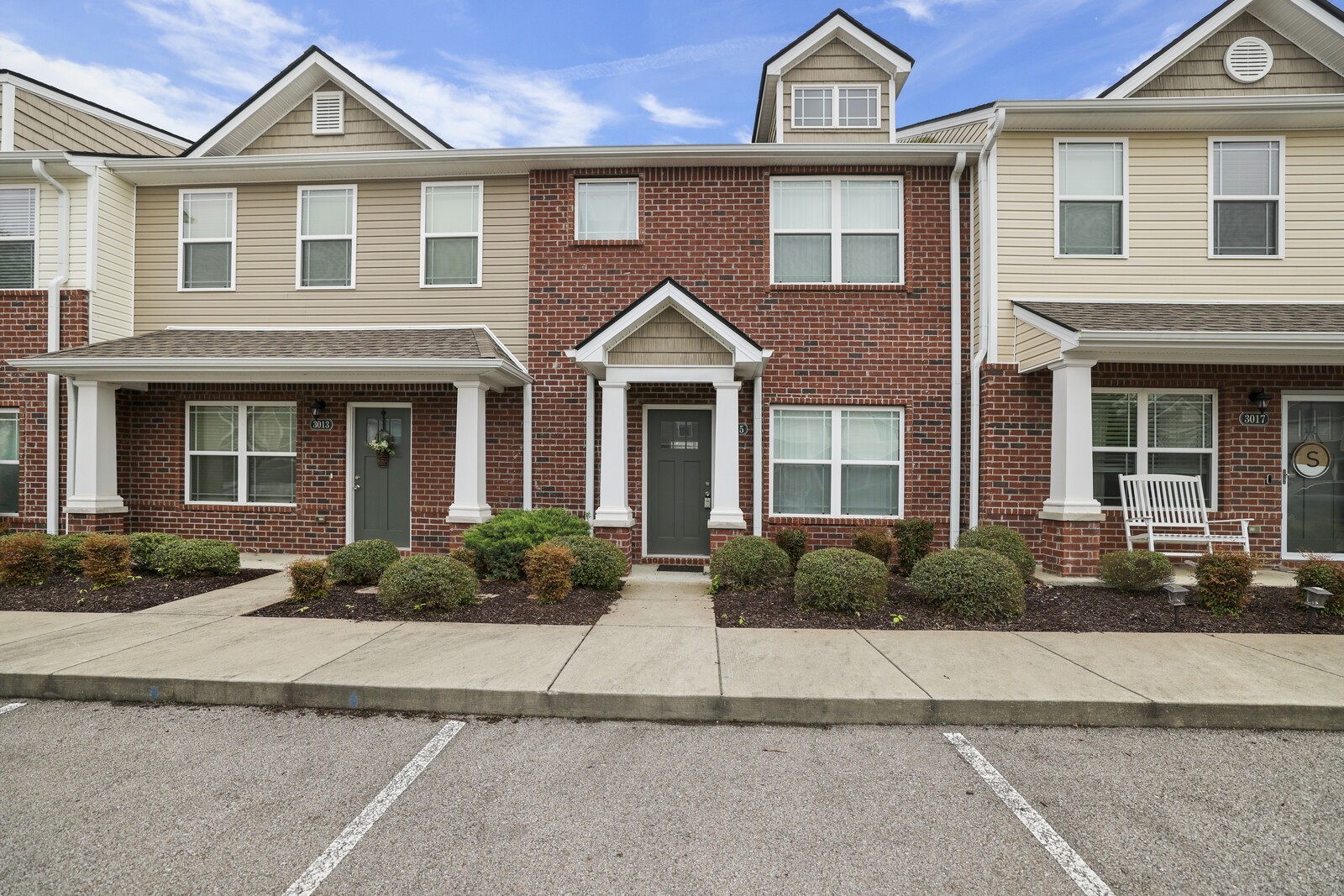 3015 Bellflower Cir