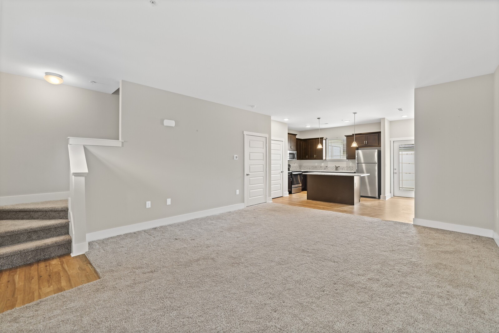 3015 Bellflower Cir