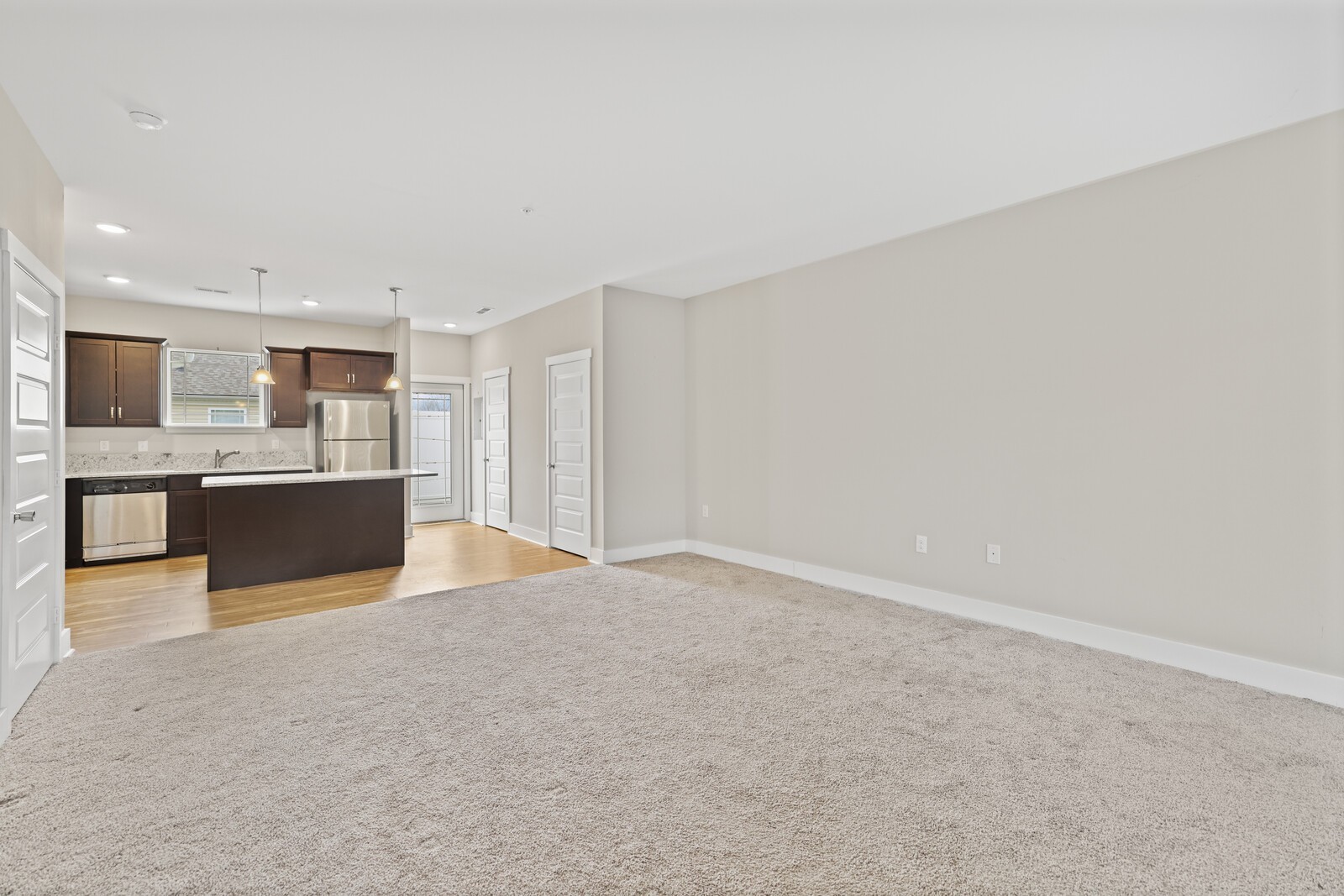 3015 Bellflower Cir