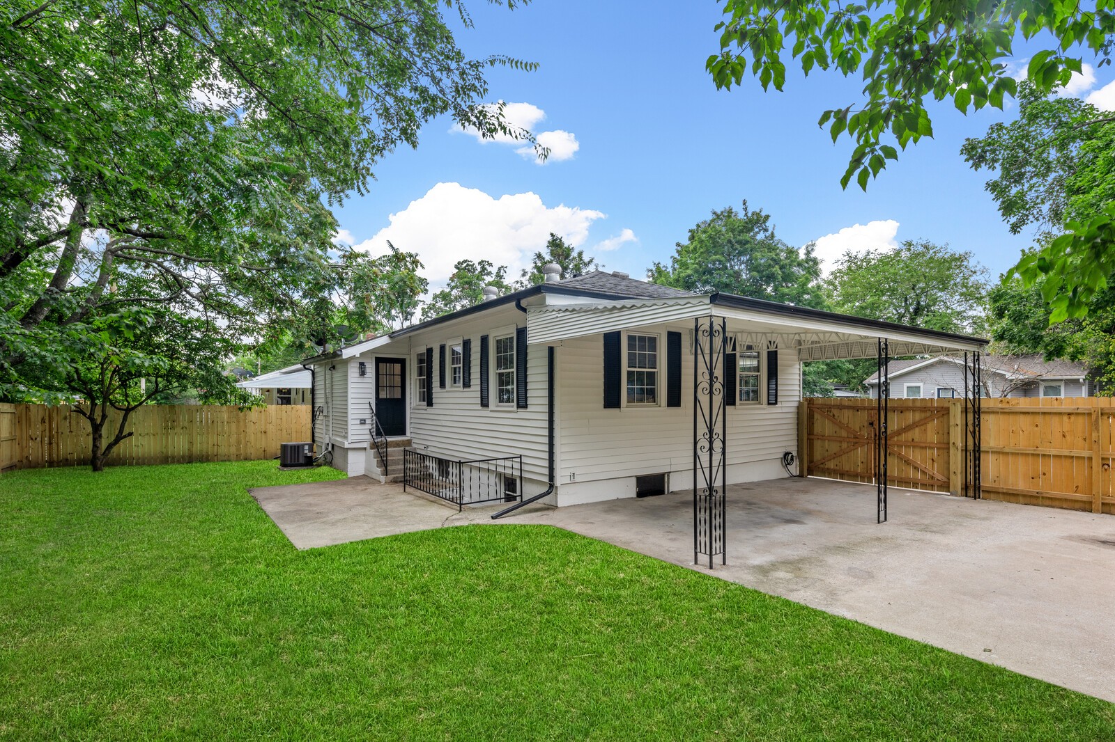 1407 Elliston St