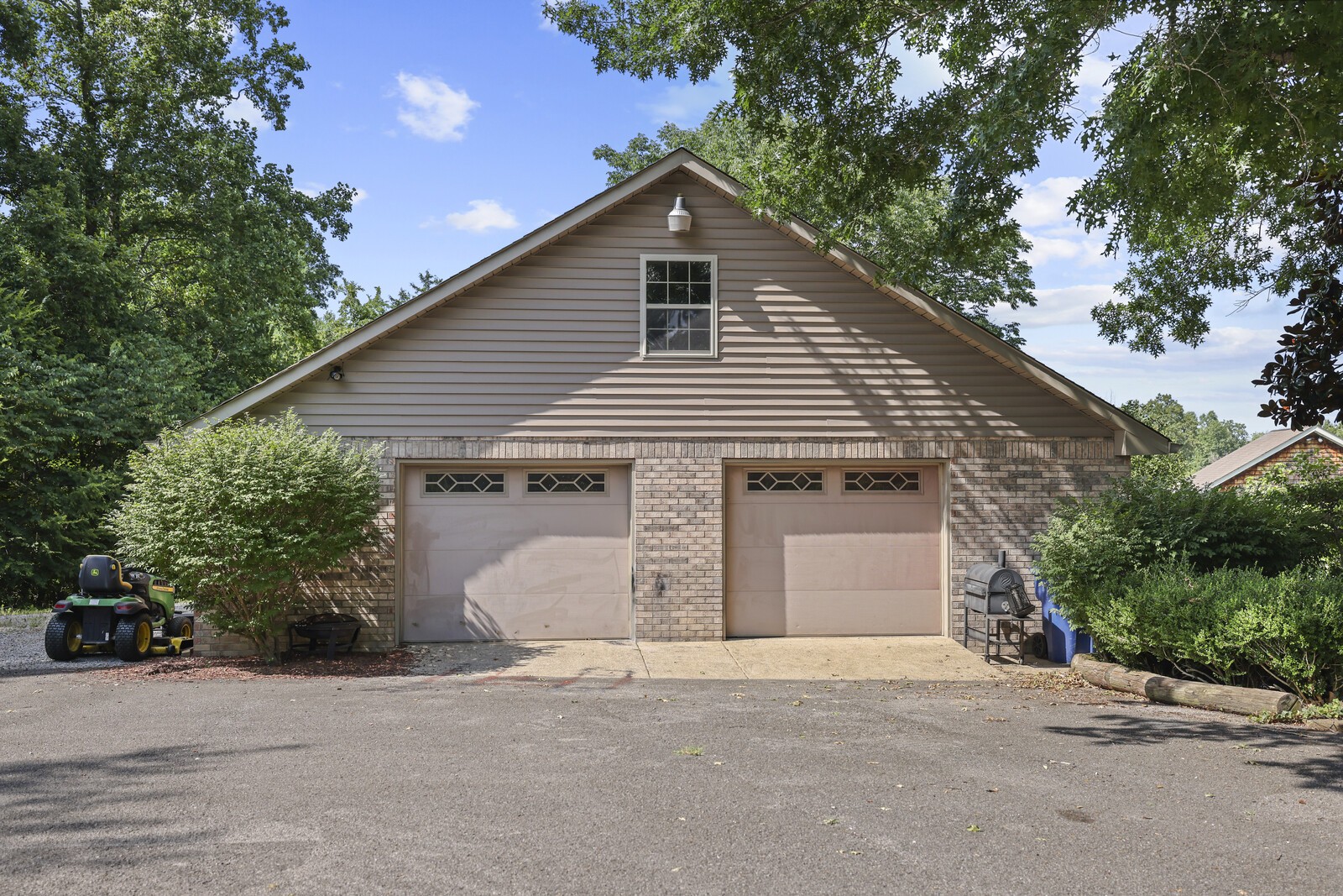 8186 Jackman Rd
