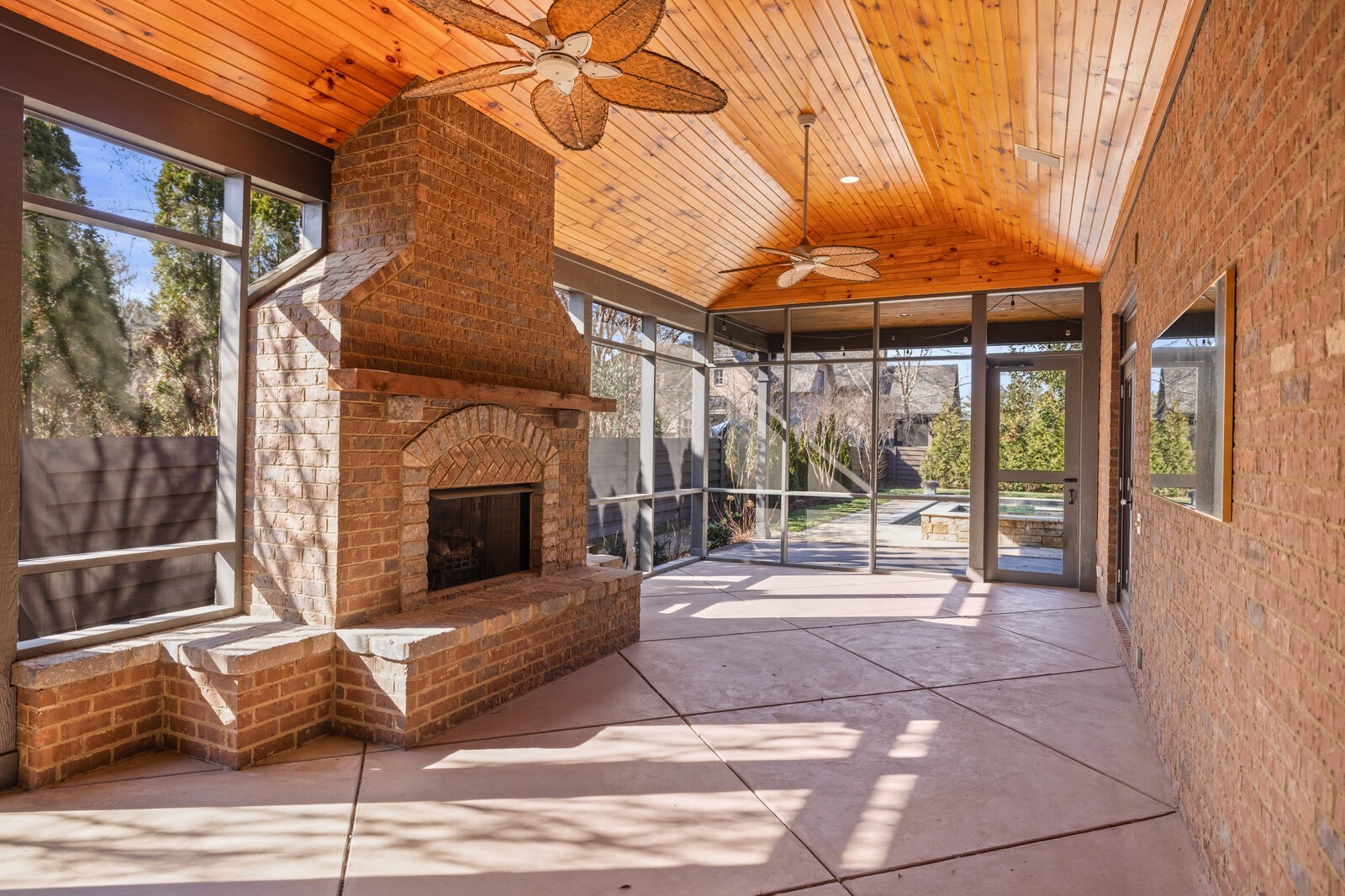 4015B Estes Rd