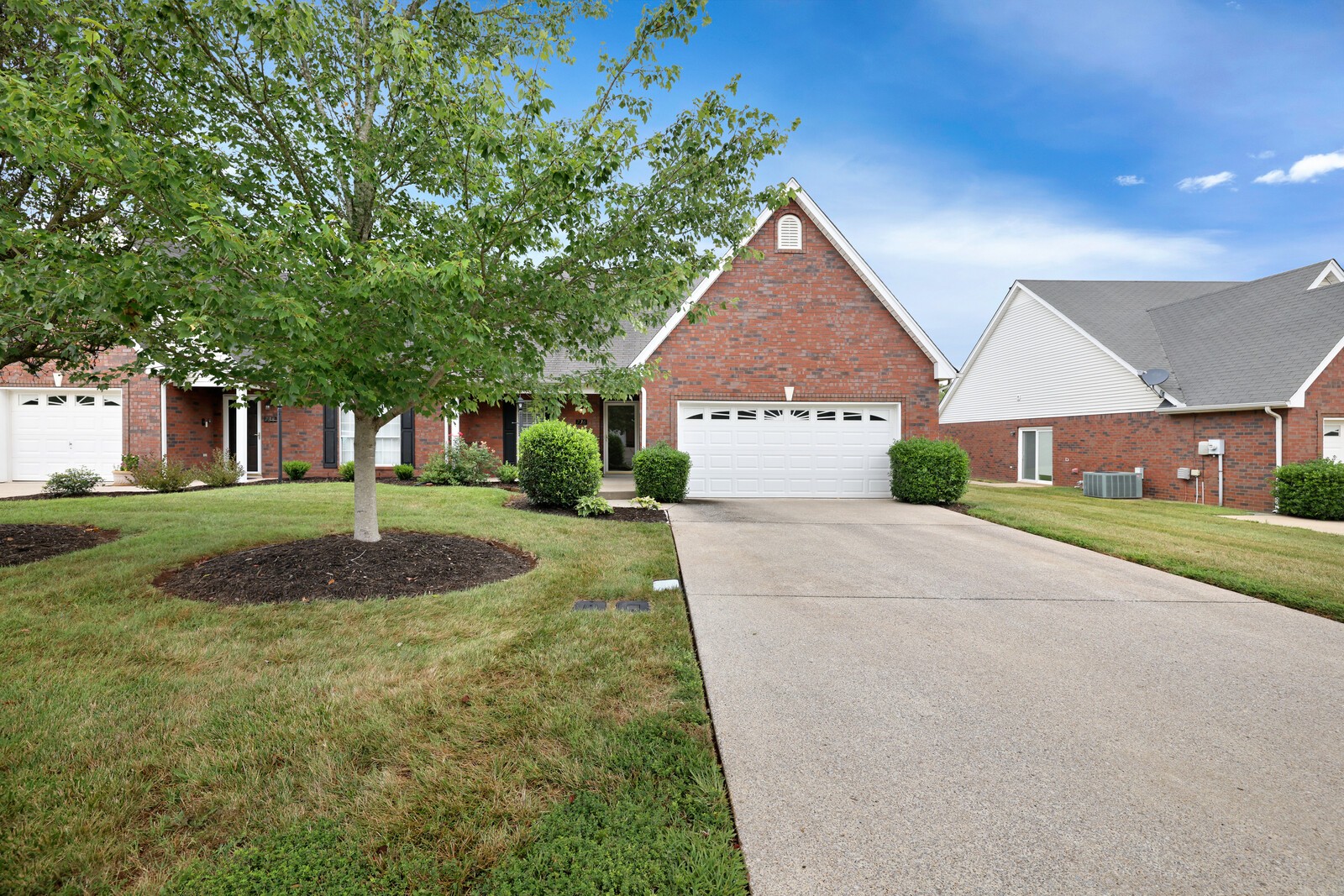 736 Stonetrace Dr