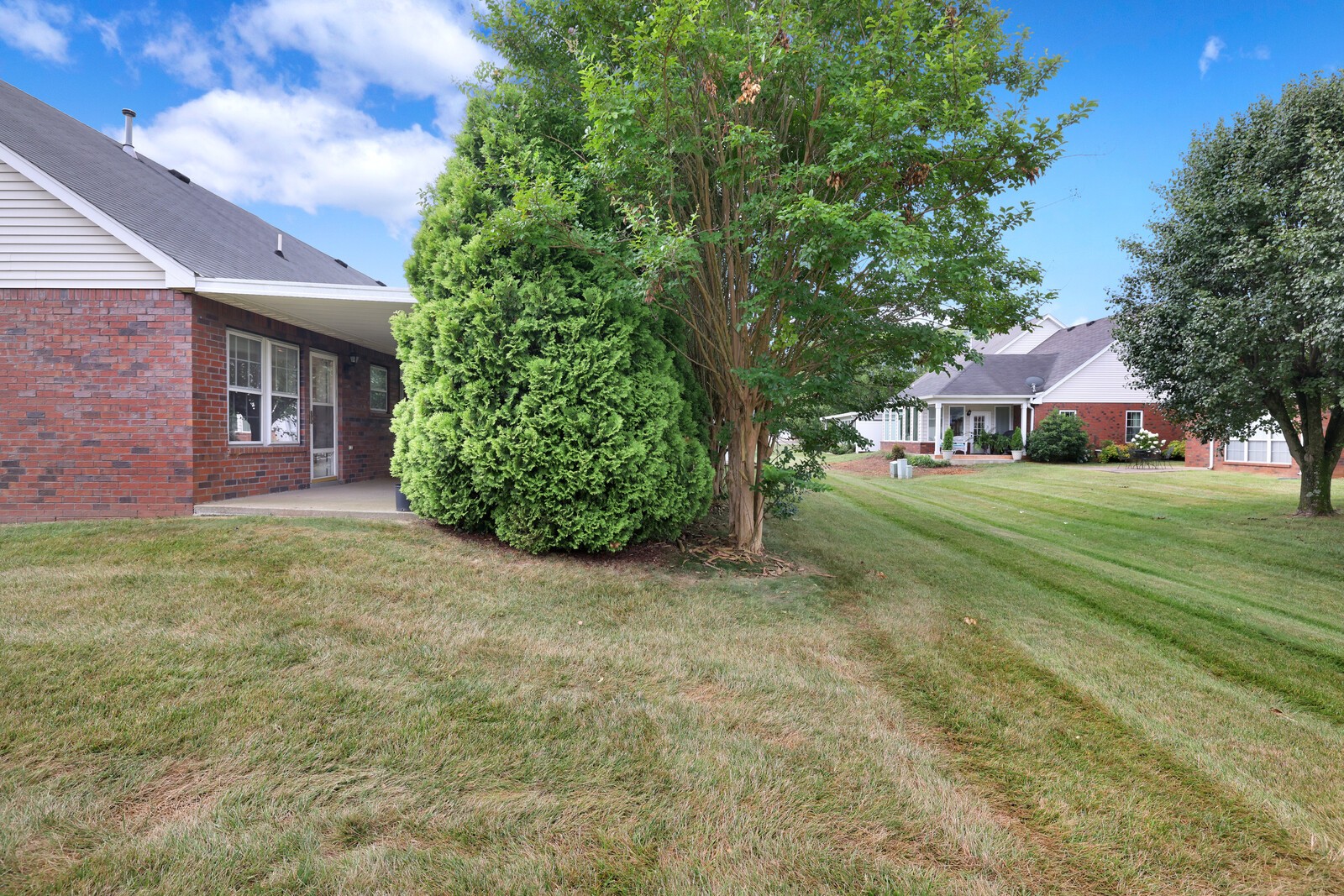 736 Stonetrace Dr