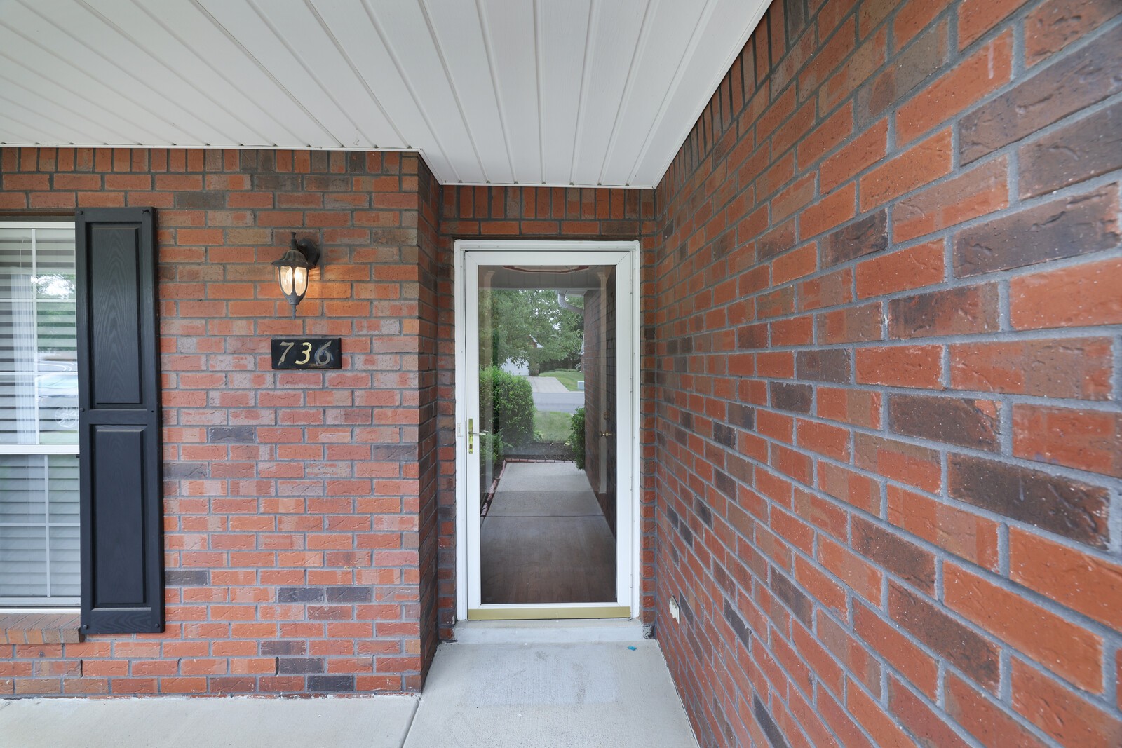 736 Stonetrace Dr