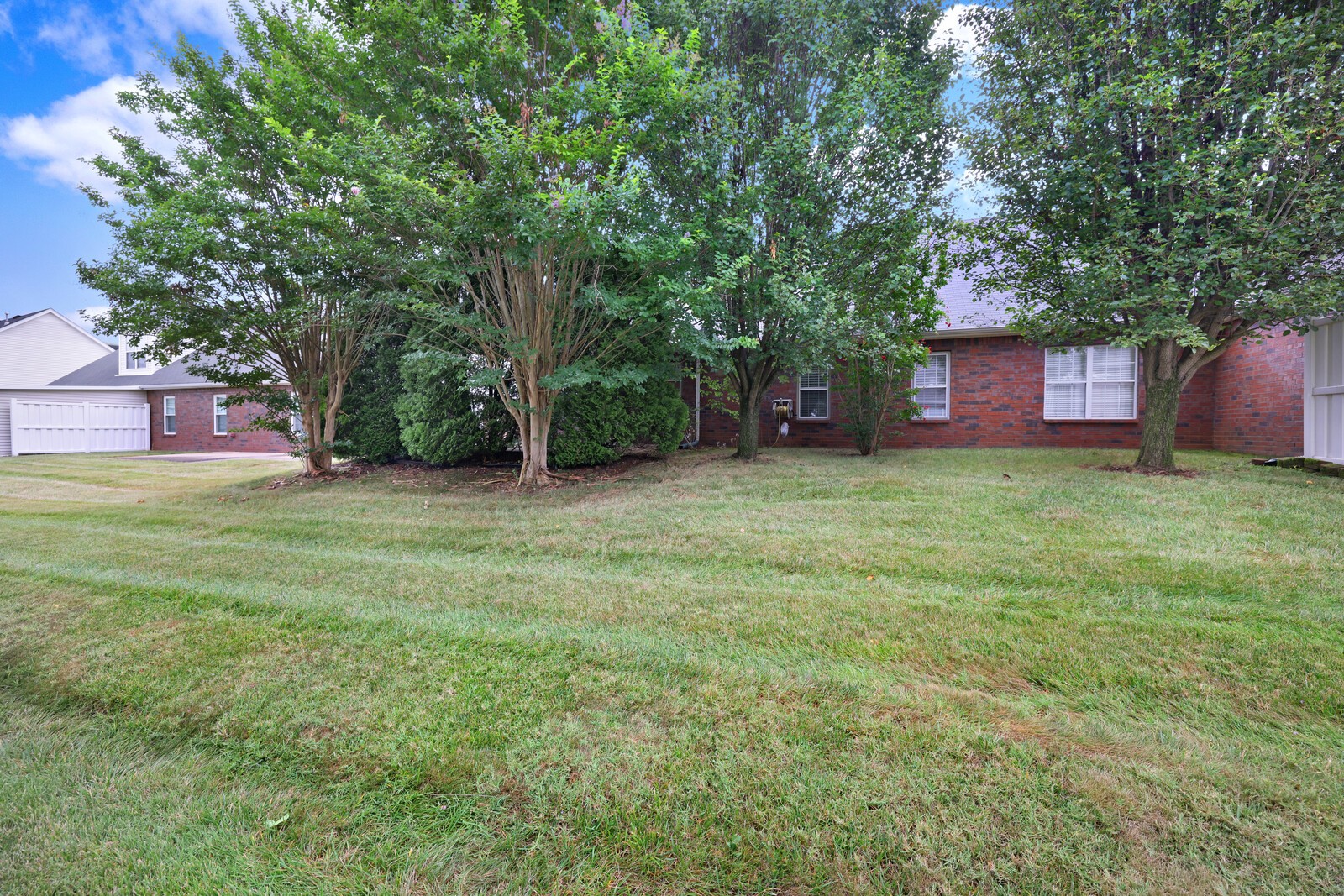 736 Stonetrace Dr