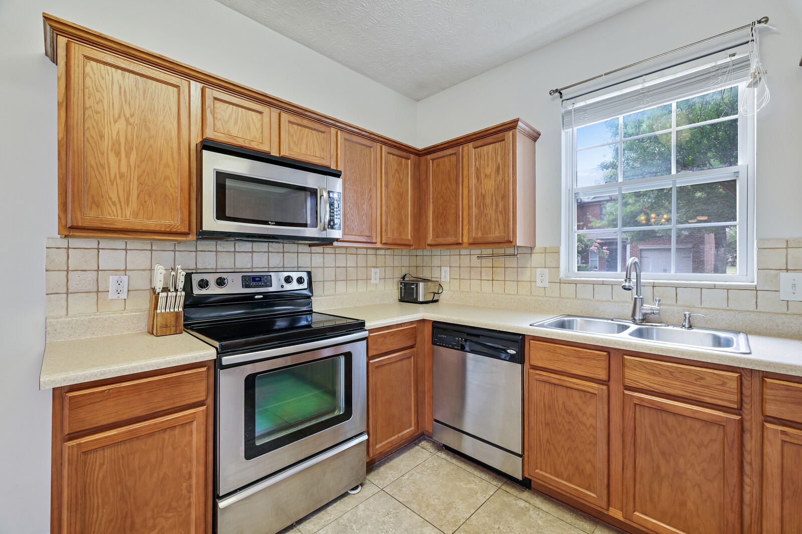 1063 Ashmore Dr