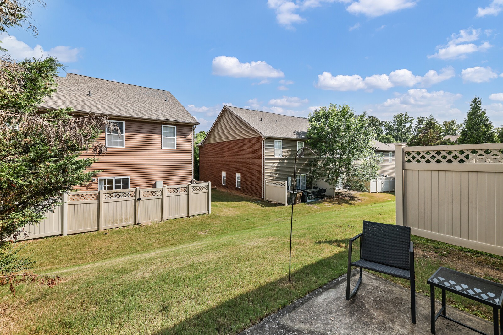 1063 Ashmore Dr