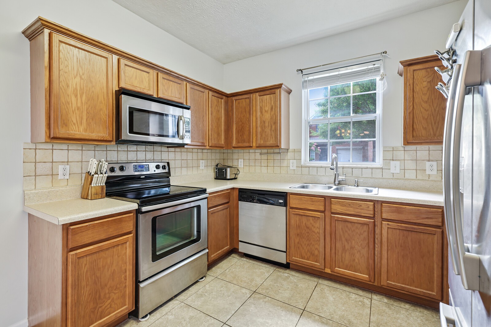 1063 Ashmore Dr