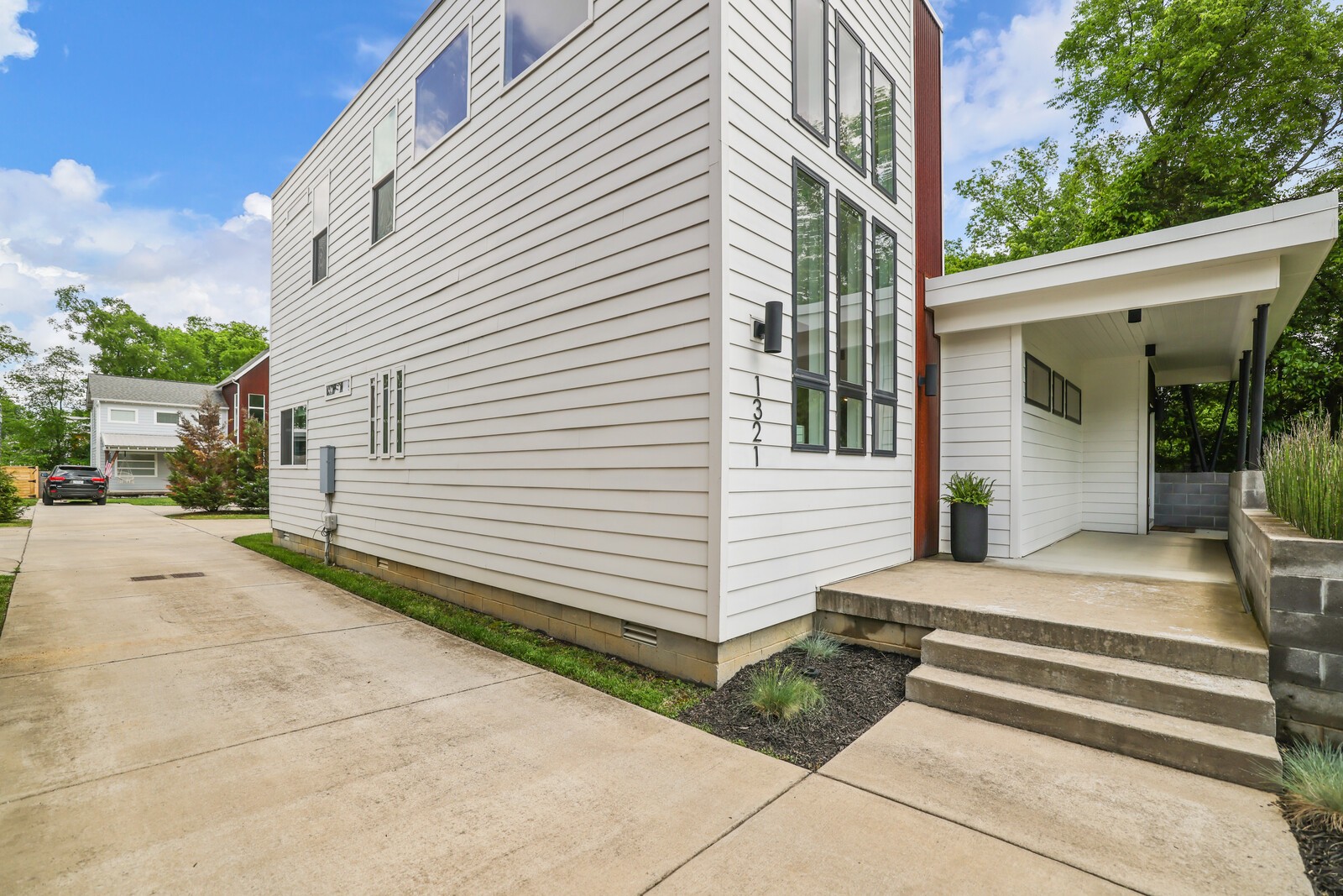 1321 Litton Ave