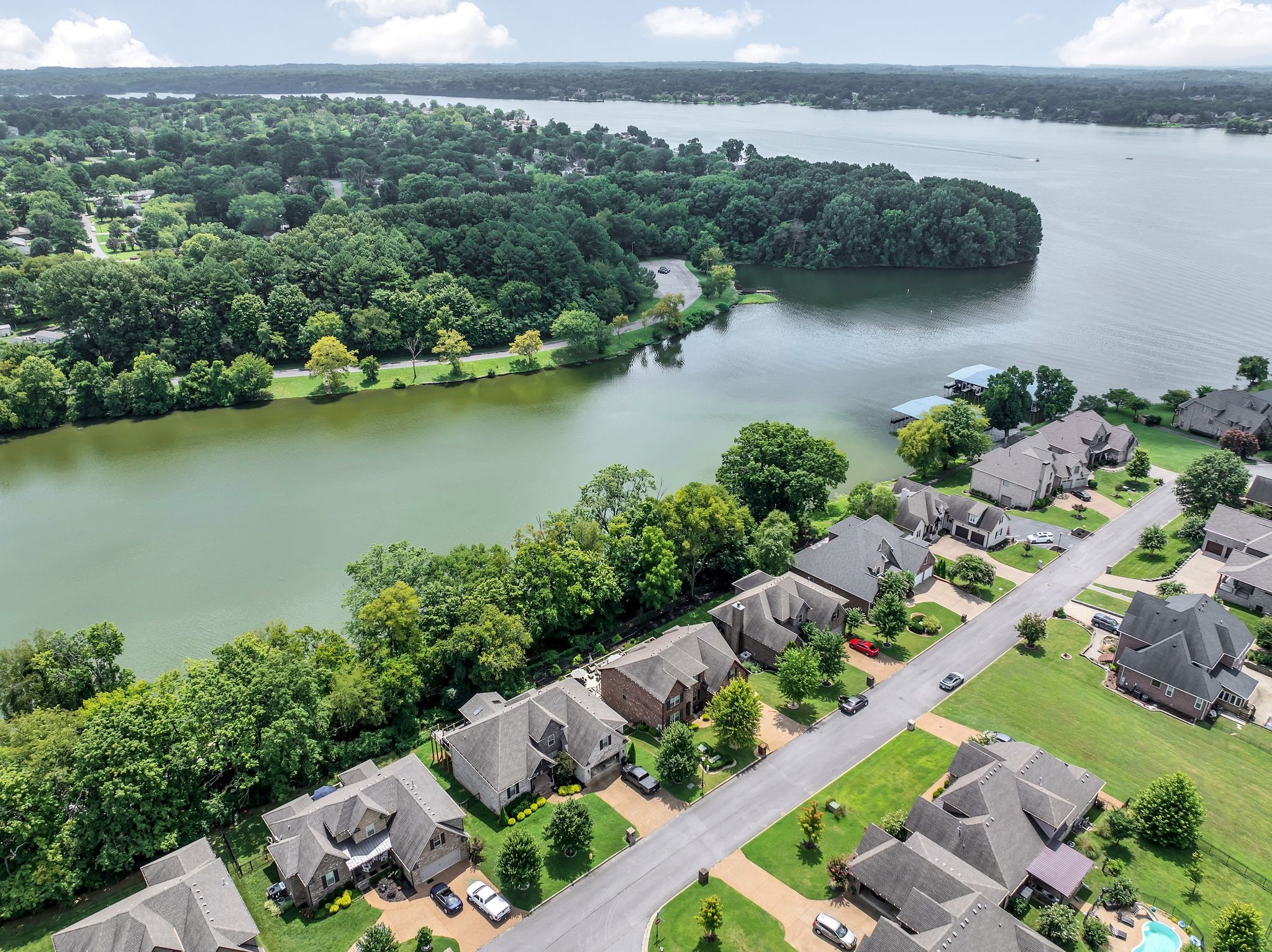 117 Lake Harbor Dr