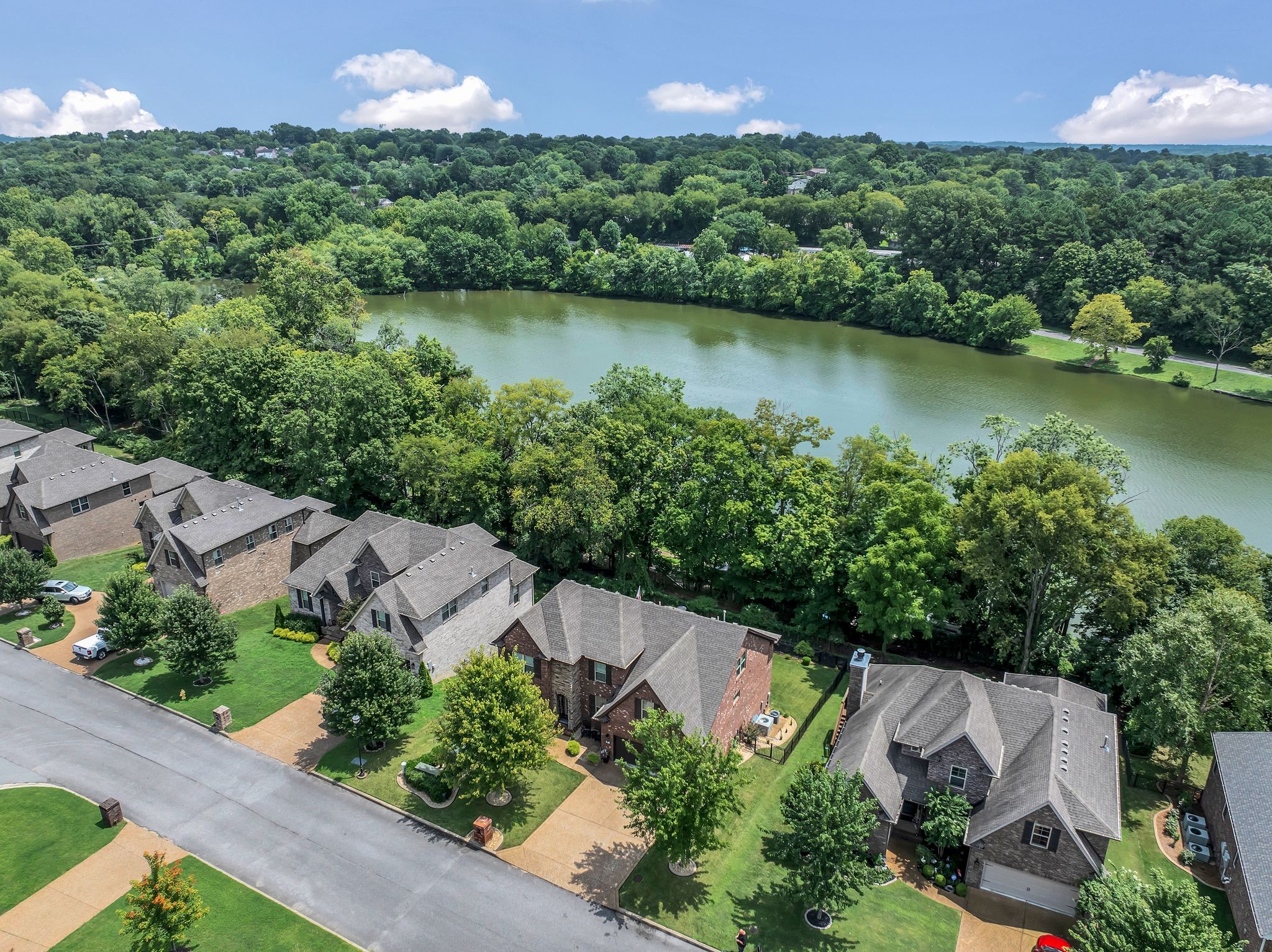 117 Lake Harbor Dr