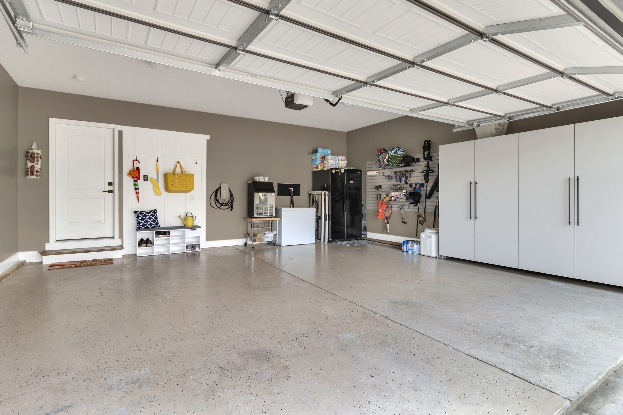 117 Lake Harbor Dr