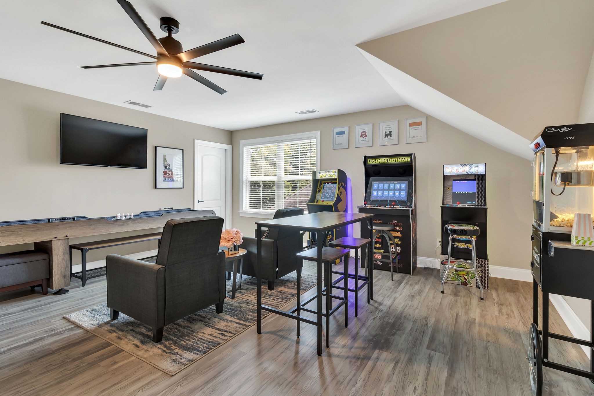 117 Lake Harbor Dr