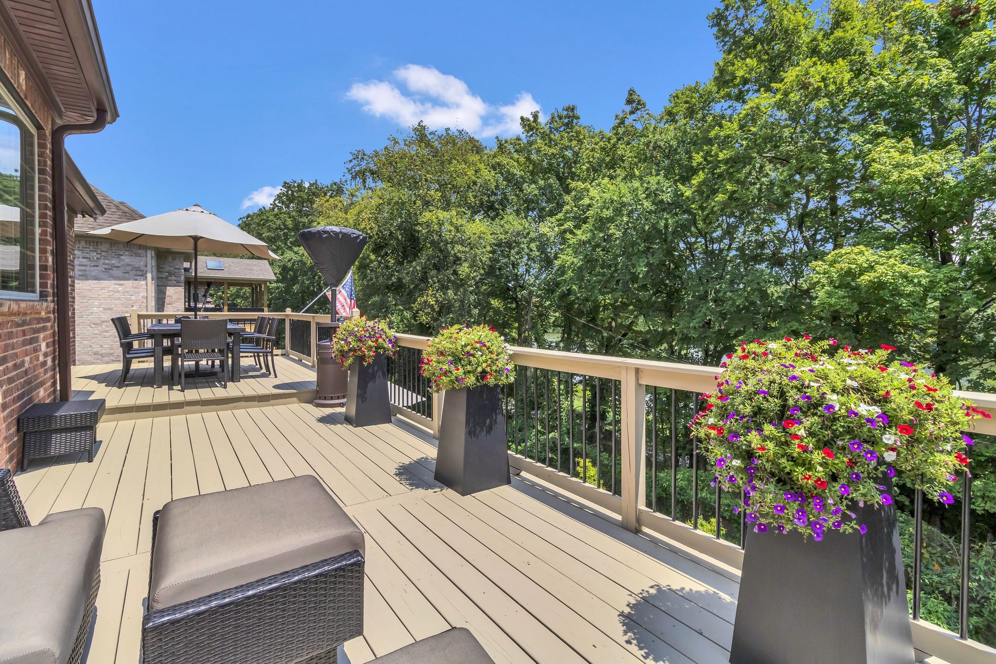 117 Lake Harbor Dr