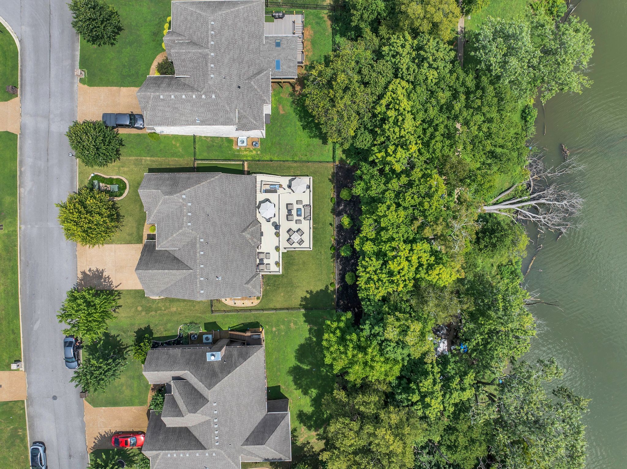 117 Lake Harbor Dr