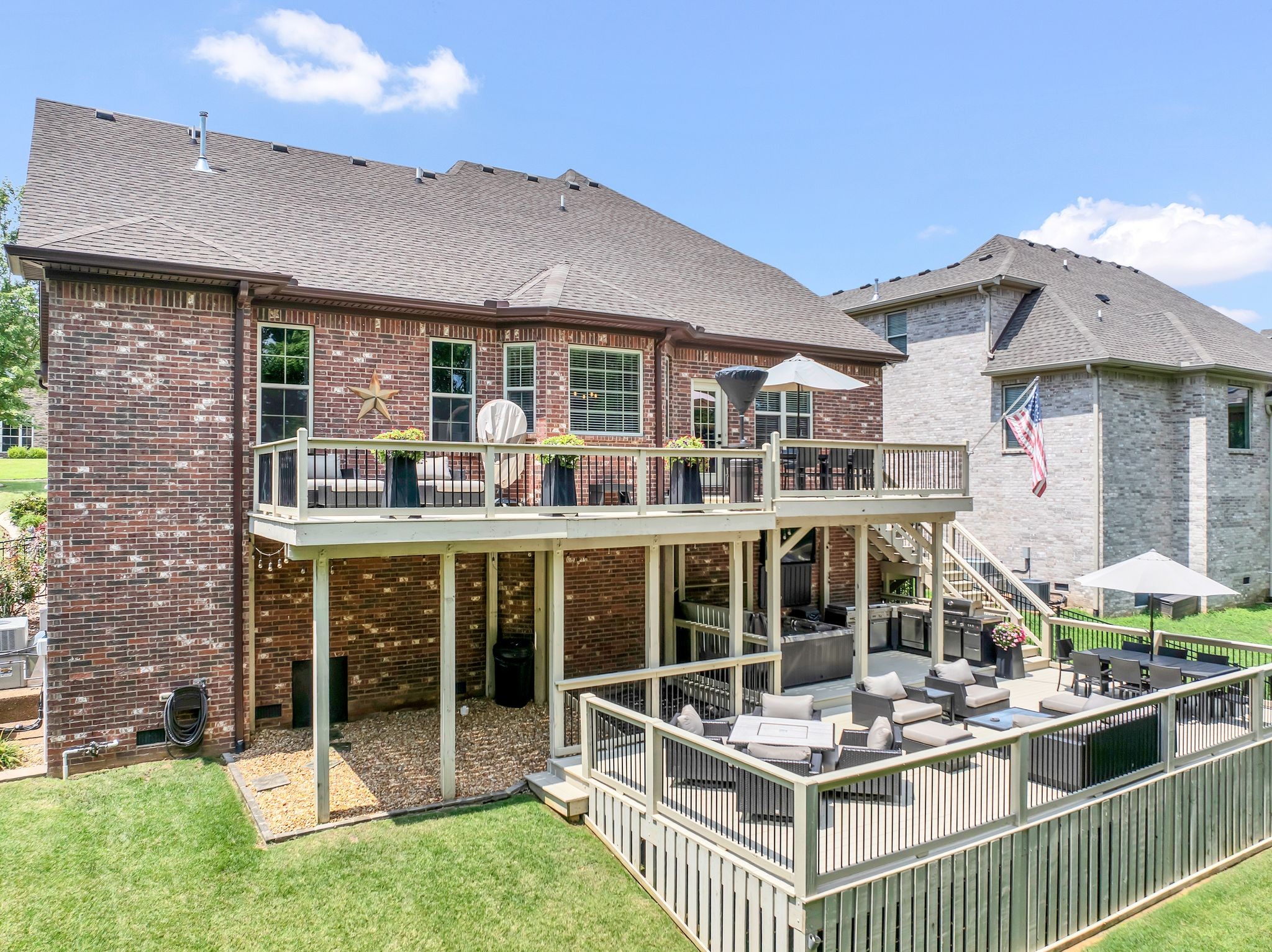 117 Lake Harbor Dr