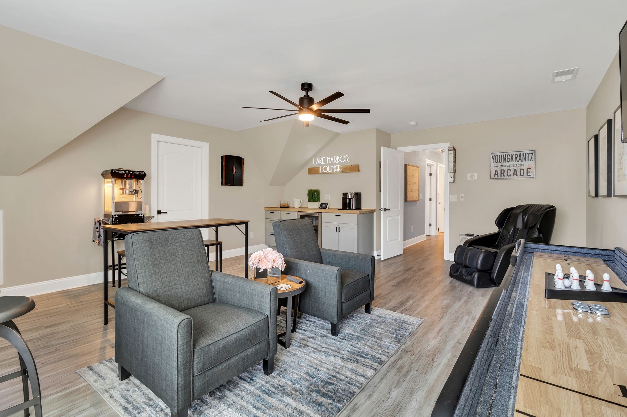 117 Lake Harbor Dr