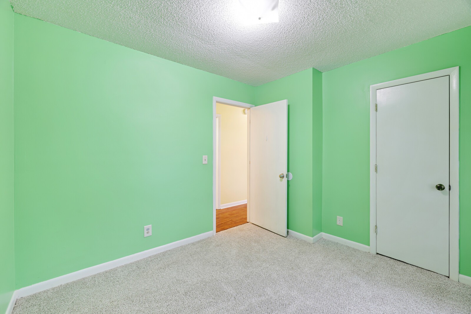 4112 Woodway Ln