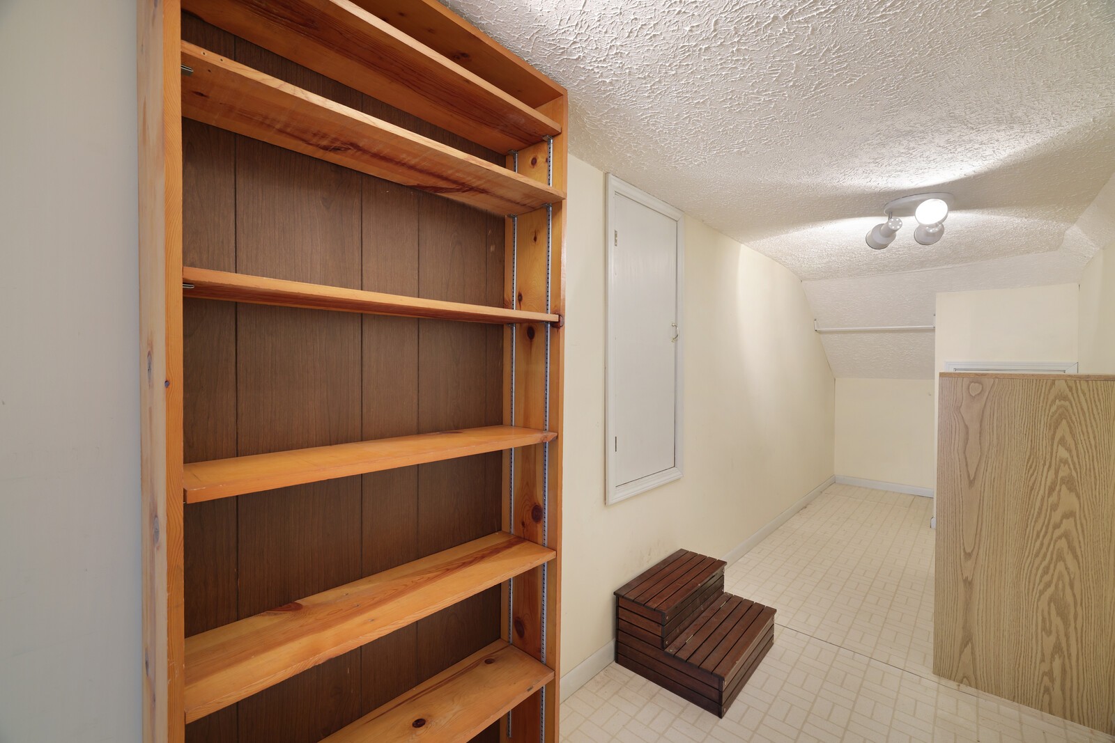 712 Elderberry Ct