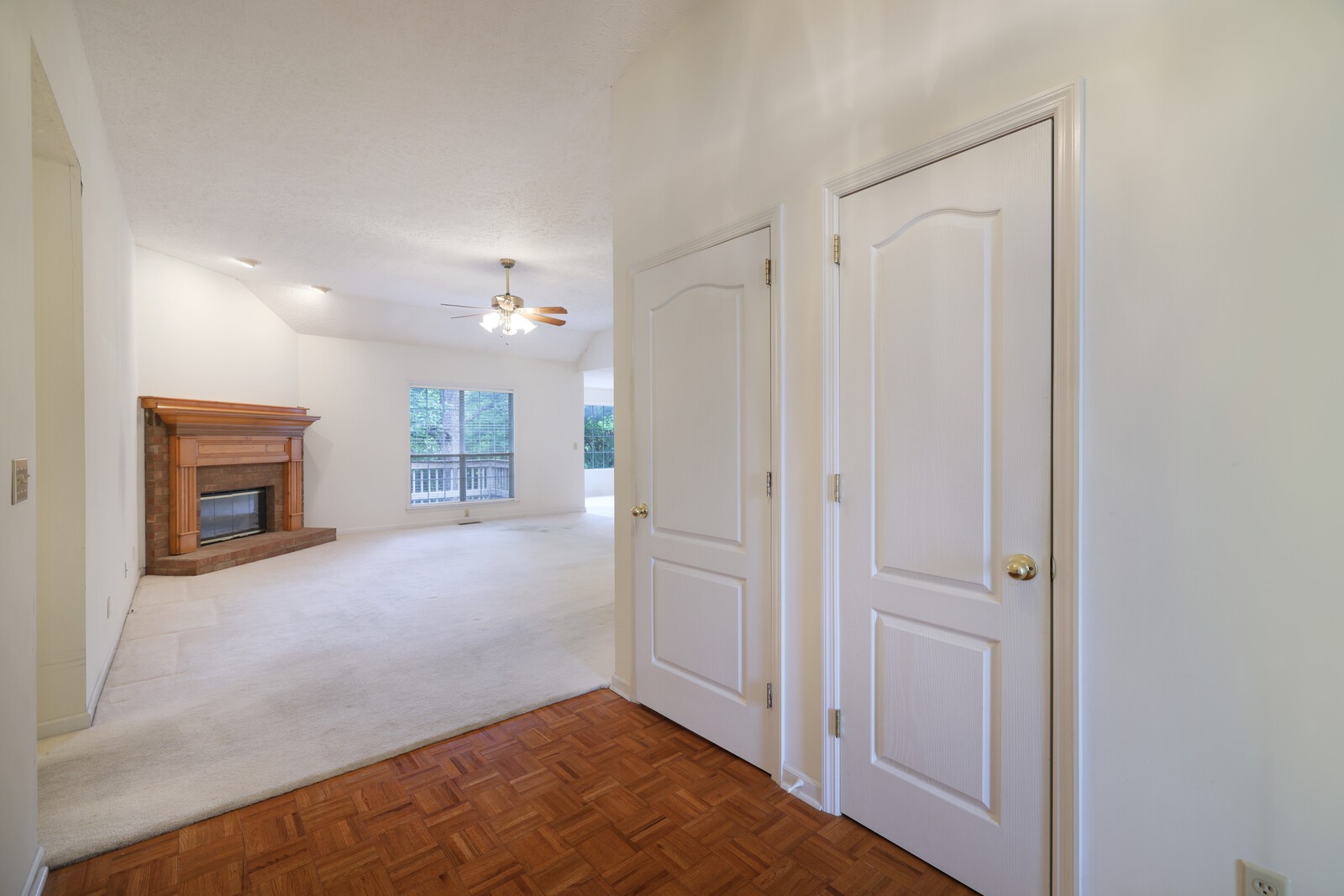 712 Elderberry Ct