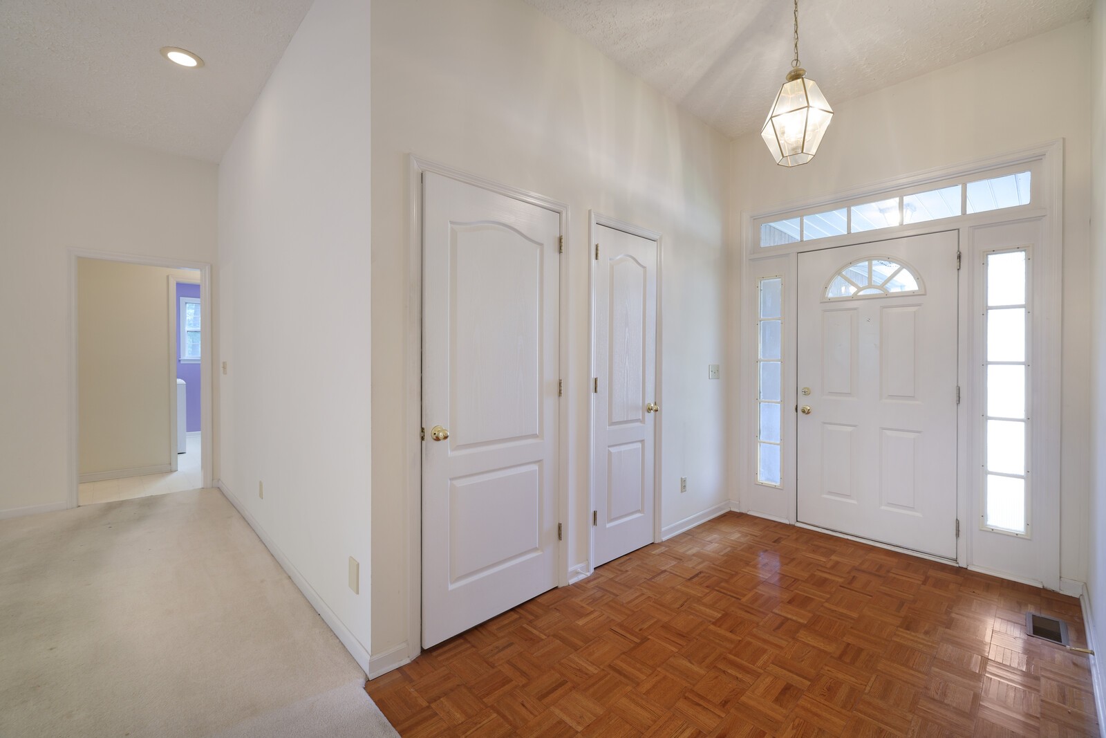 712 Elderberry Ct