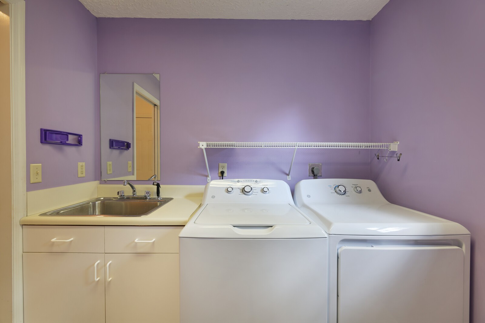 712 Elderberry Ct