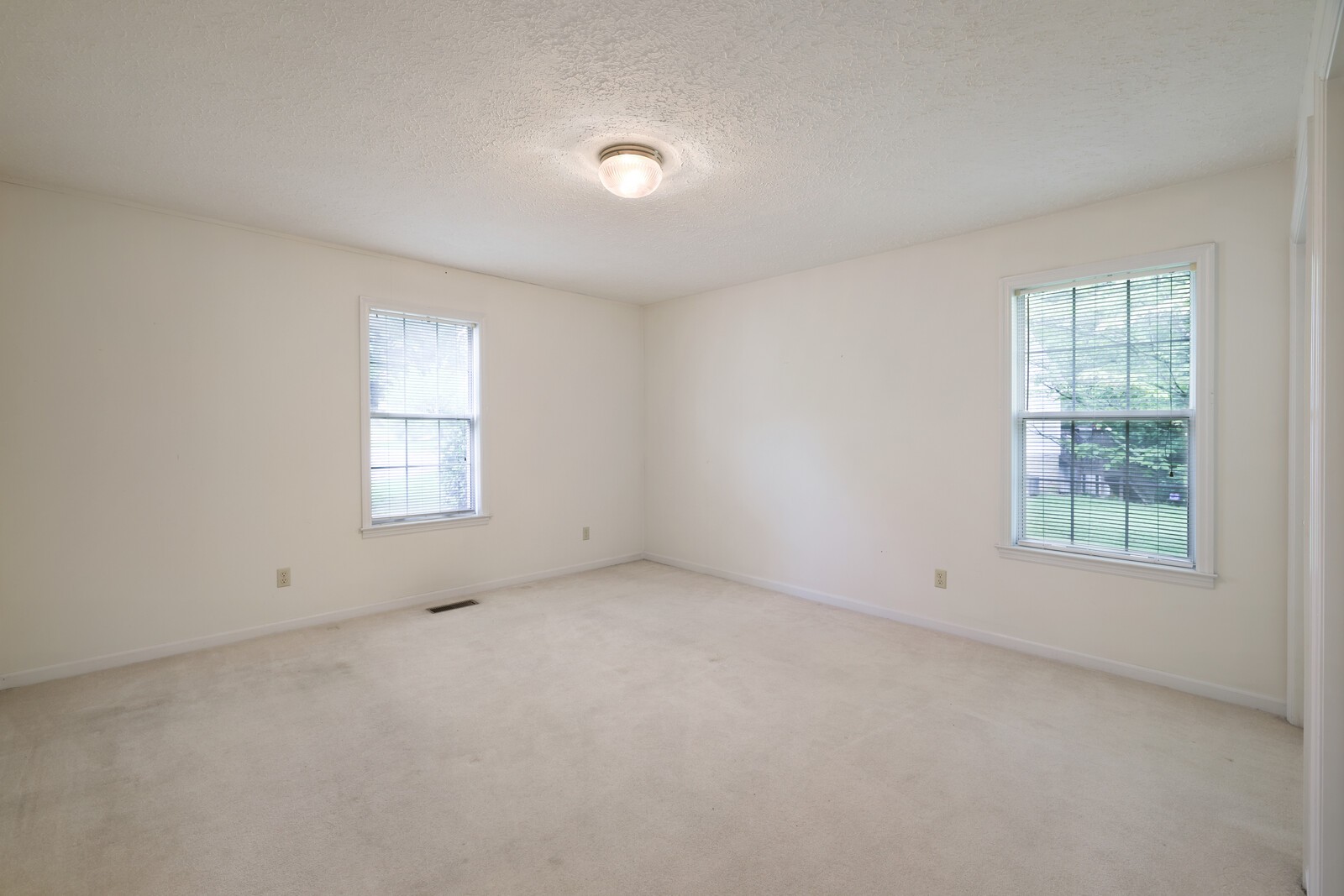 712 Elderberry Ct